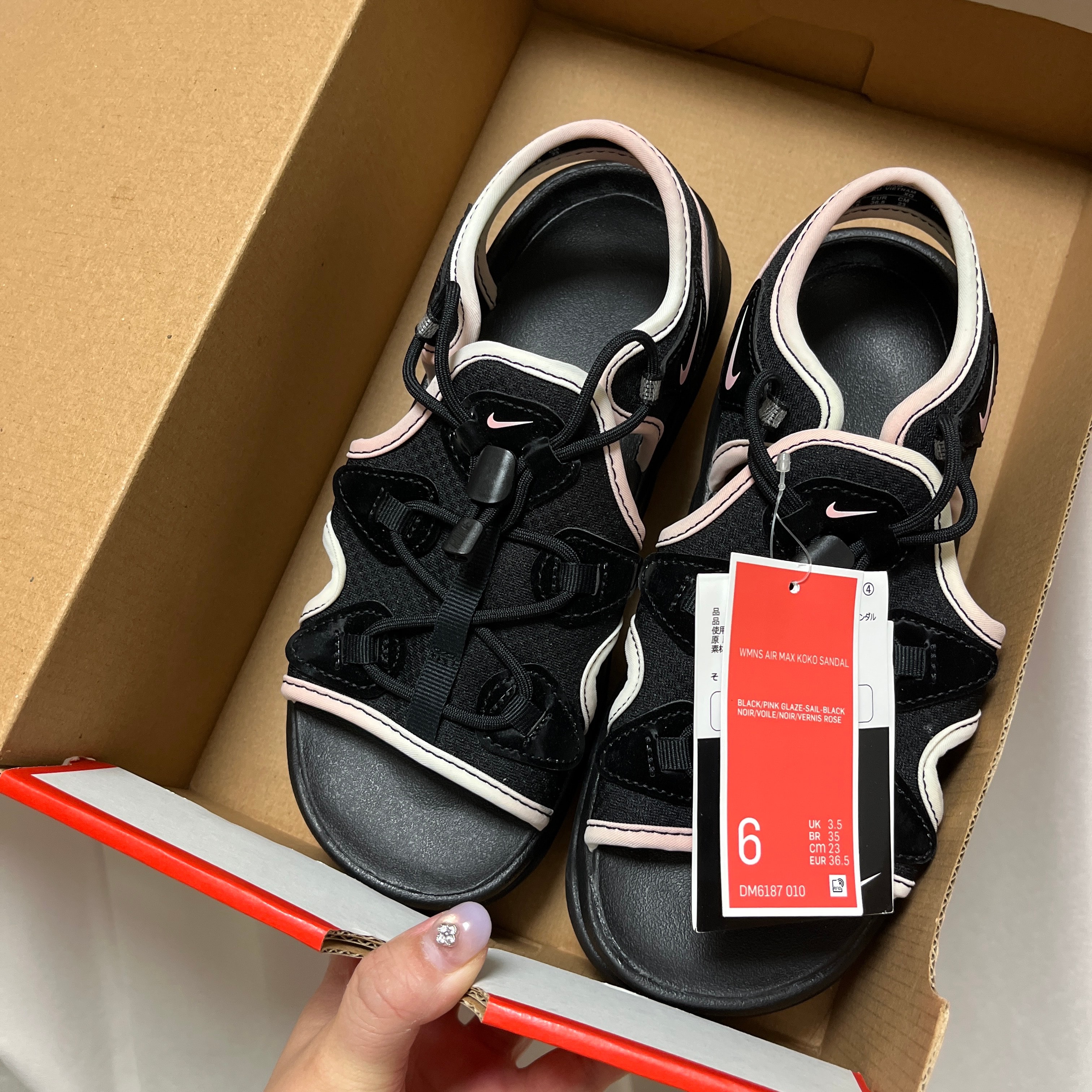 NIKE Women's AIR MAX KOKO "BLACK/PINK"