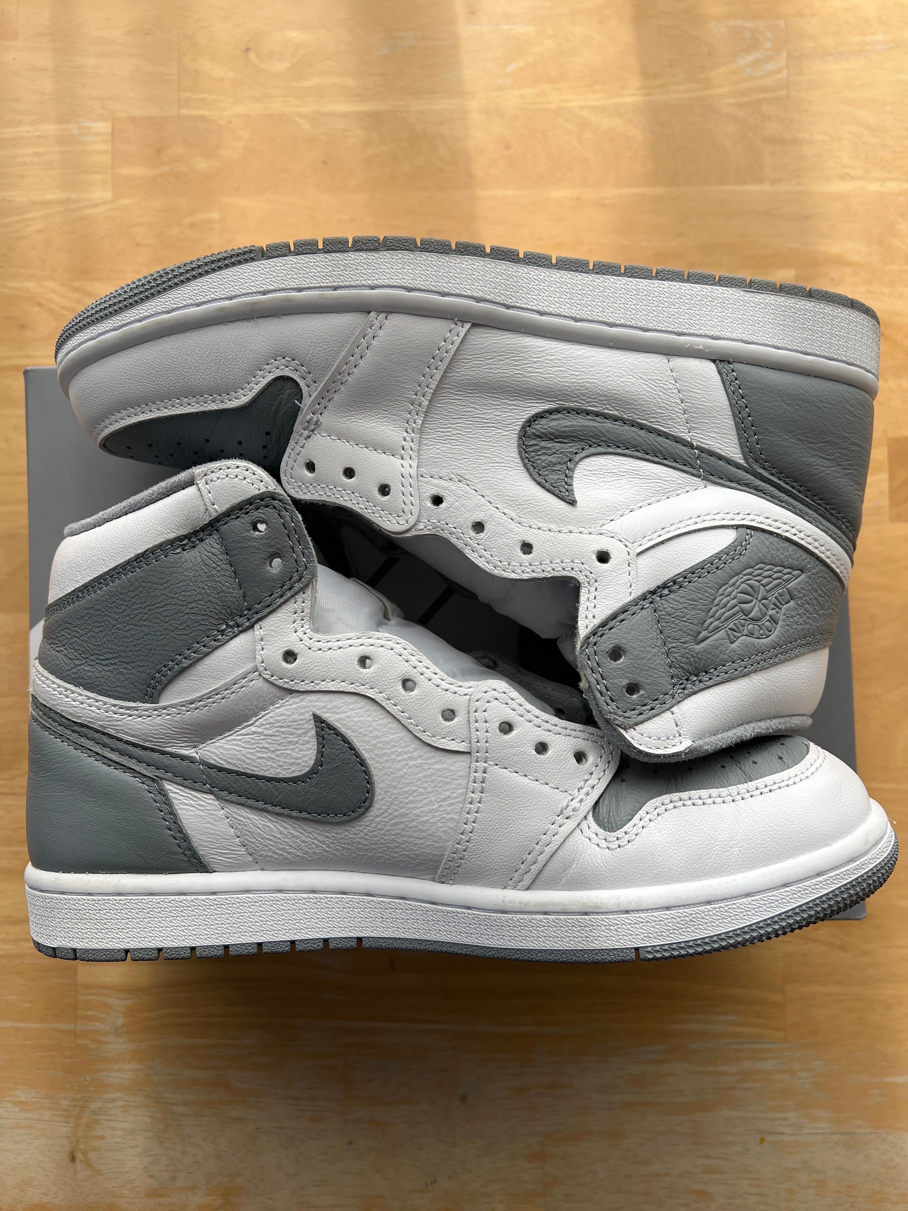 Nike Air Jordan 1 High OG "Stealth"