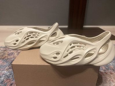 adidas YEEZY Foam Runner "Sand"