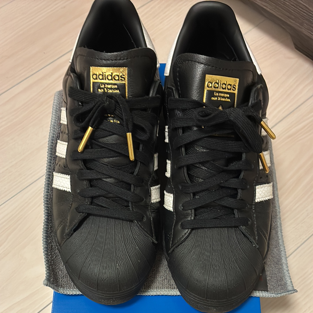atmos Exclusive adidas Superstar 82 GORE-TEX "Core Black/Footwear White/Gold Metallic"