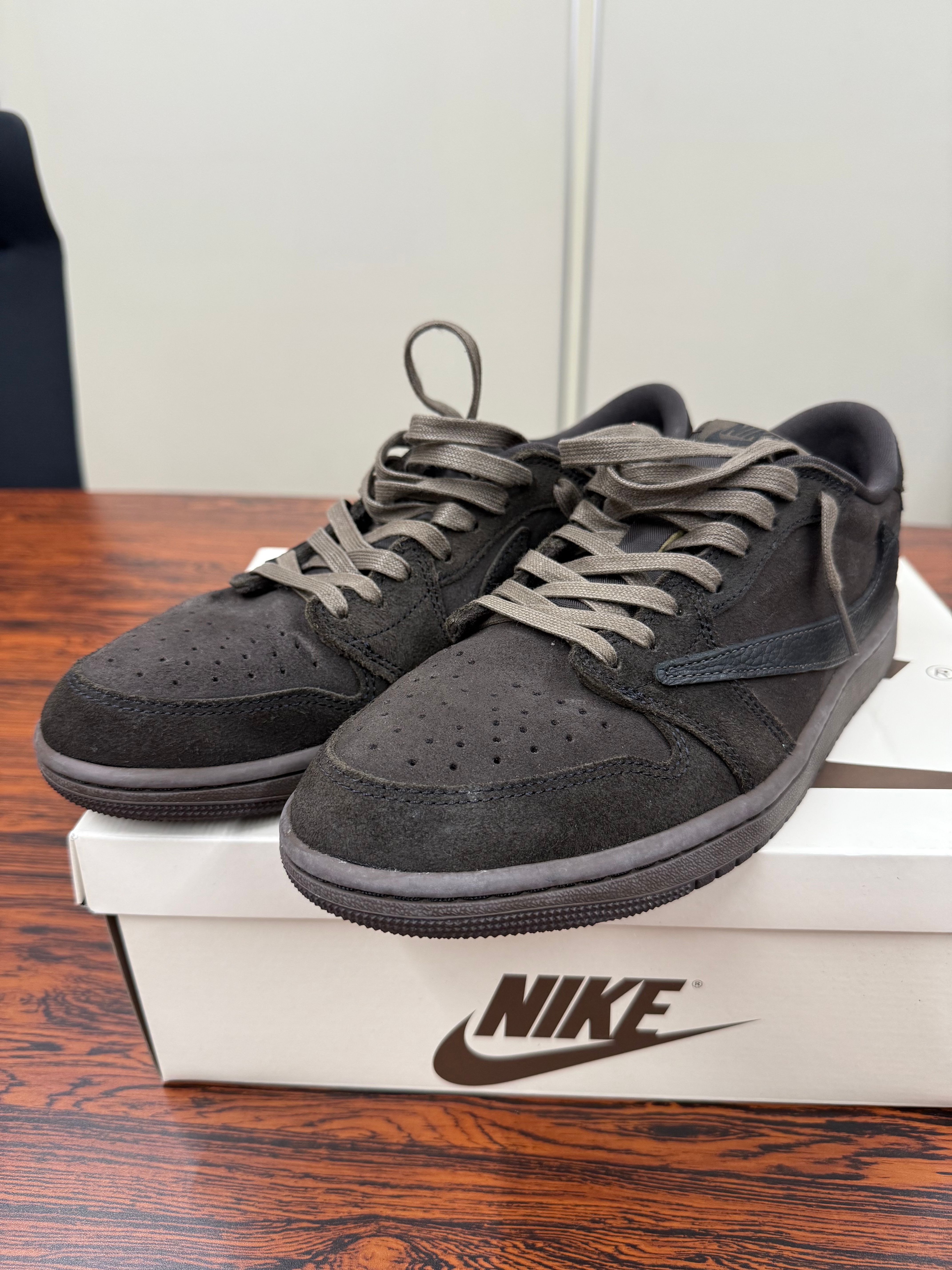 Travis Scott × Nike Air Jordan 1 Low OG SP "Velvet Brown and Dark Mocha"