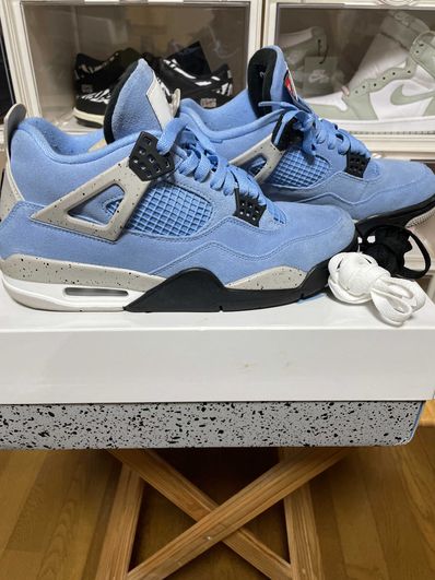 Nike Air Jordan 4 "University Blue"