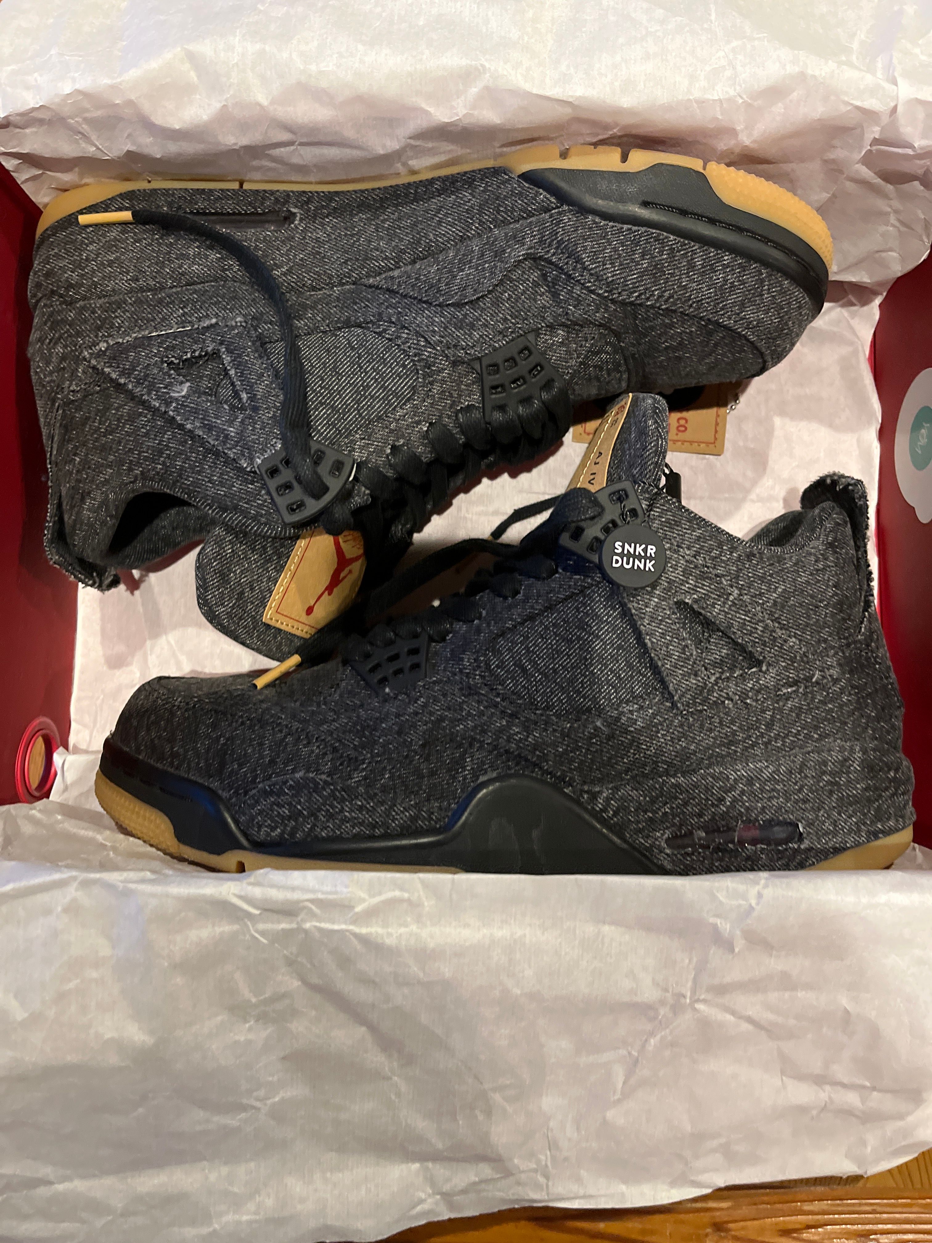 Nike × Levi's Air Jordan 4 "Black Denim" (Tag: LEVIS®)