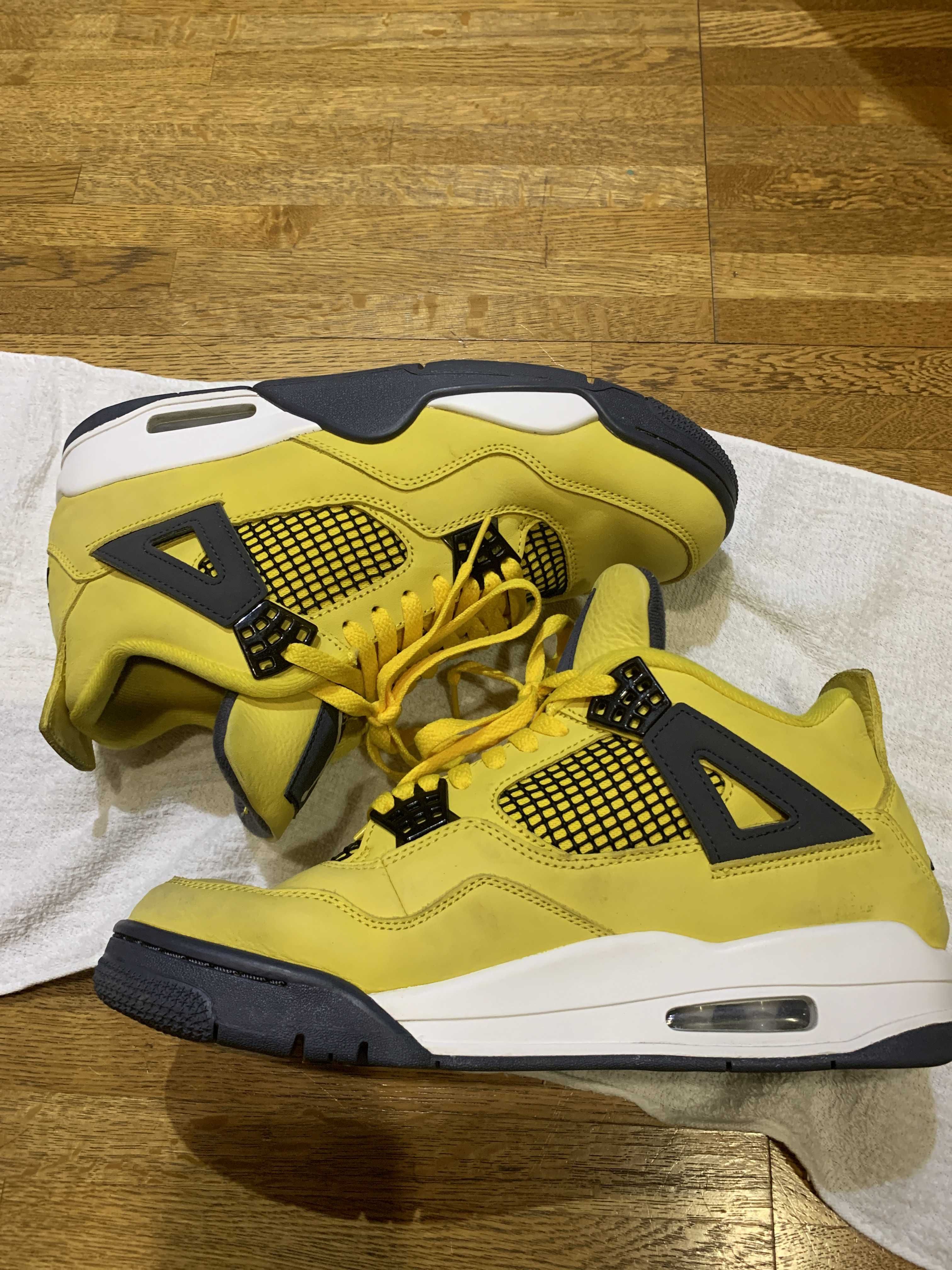 Nike Air Jordan 4 "Tour Yellow"