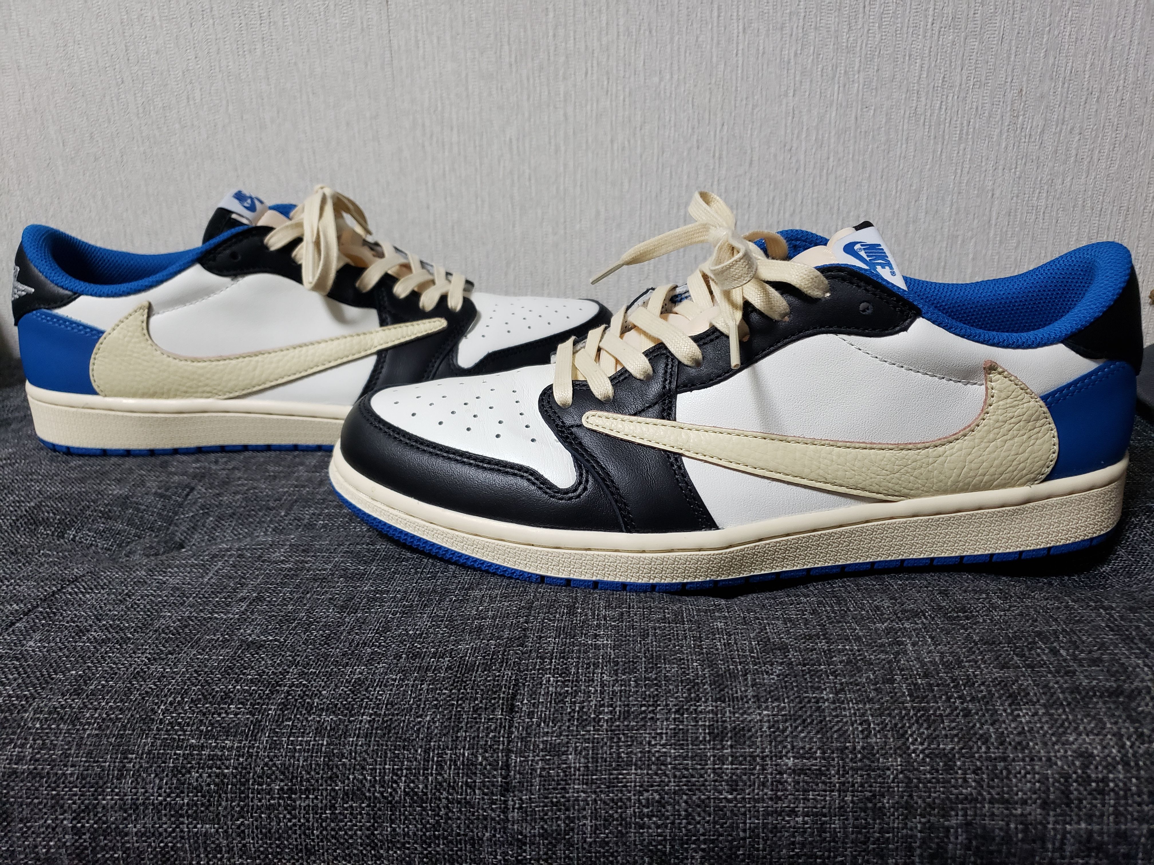 Travis Scott × fragment design × Nike Air Jordan 1 Low OG SP "Military Blue"