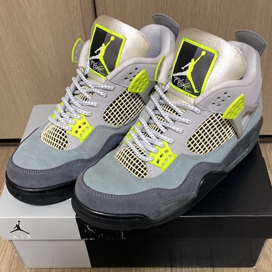 Nike Air Jordan 4 Retro LE "Neon"