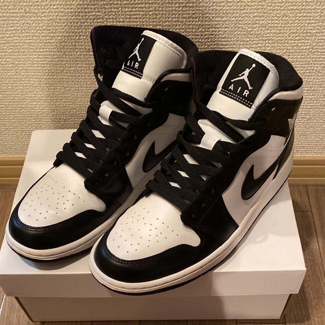 Nike Women's Air Jordan 1 Mid "Black/White"