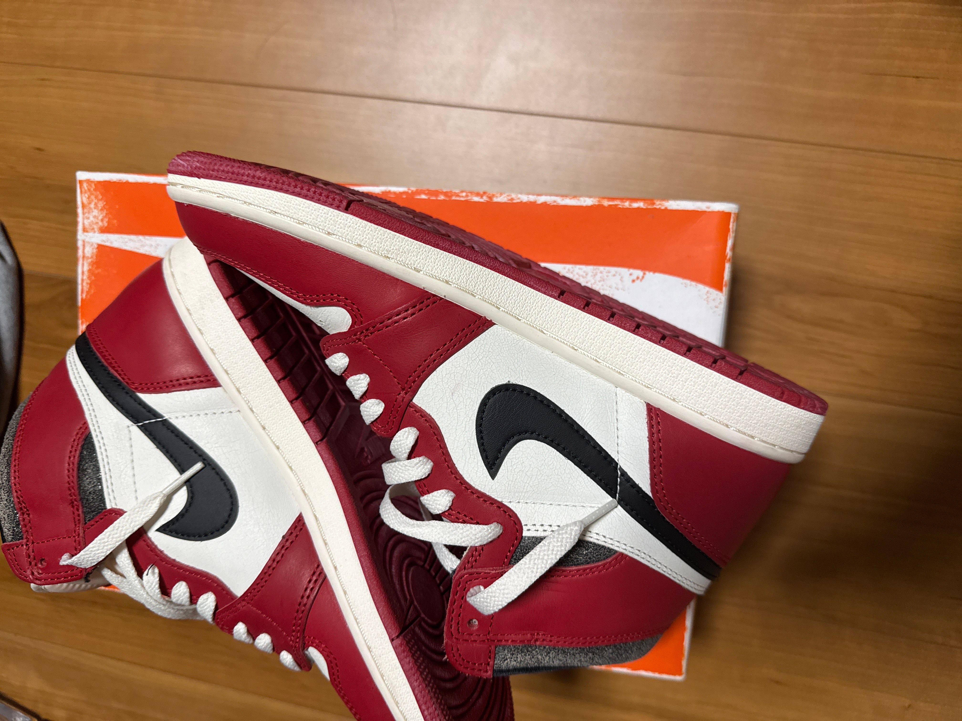 Nike Air Jordan 1 High OG "Lost & Found/Chicago"