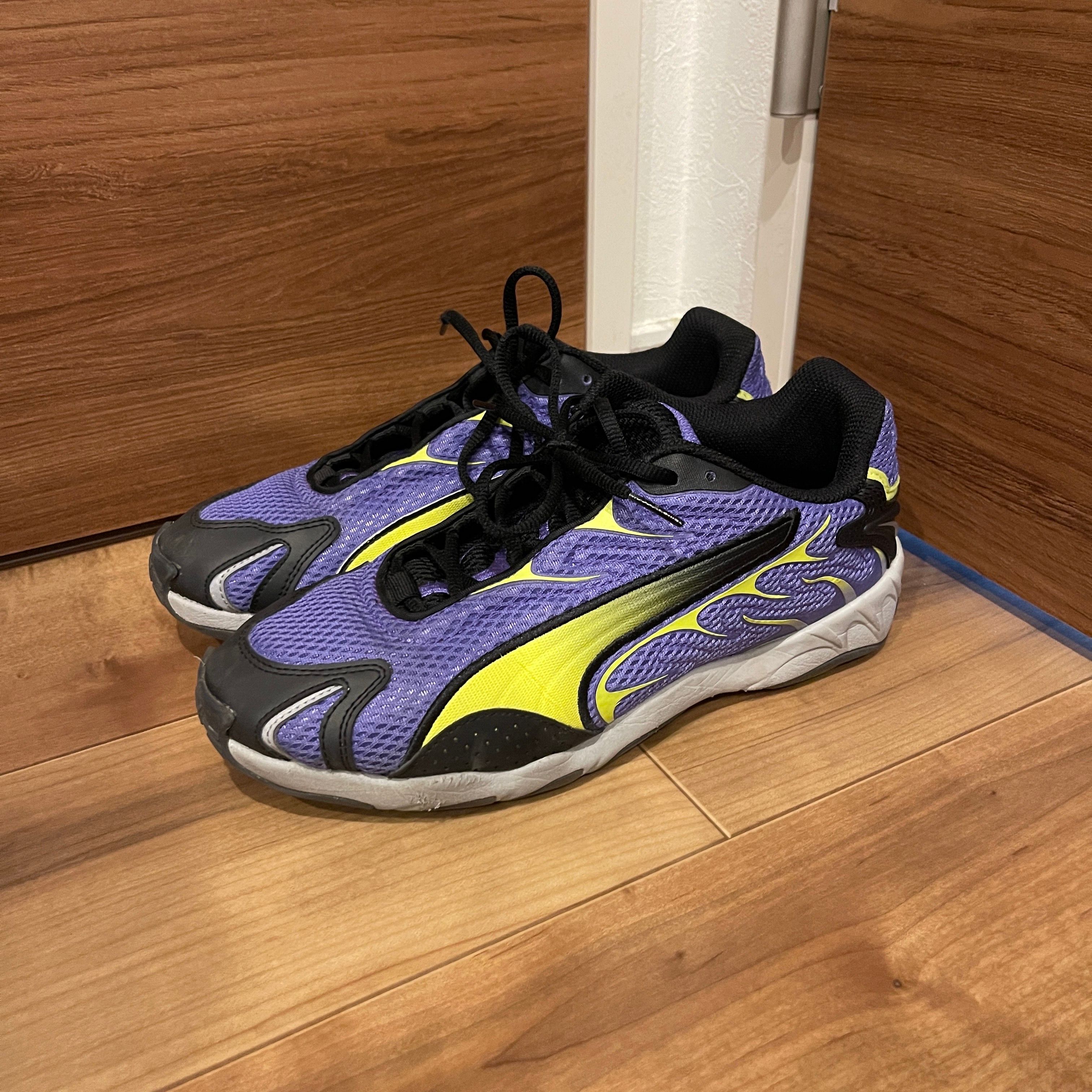 プーマ インヘイル "ダークアメシスト/イエローアラート"