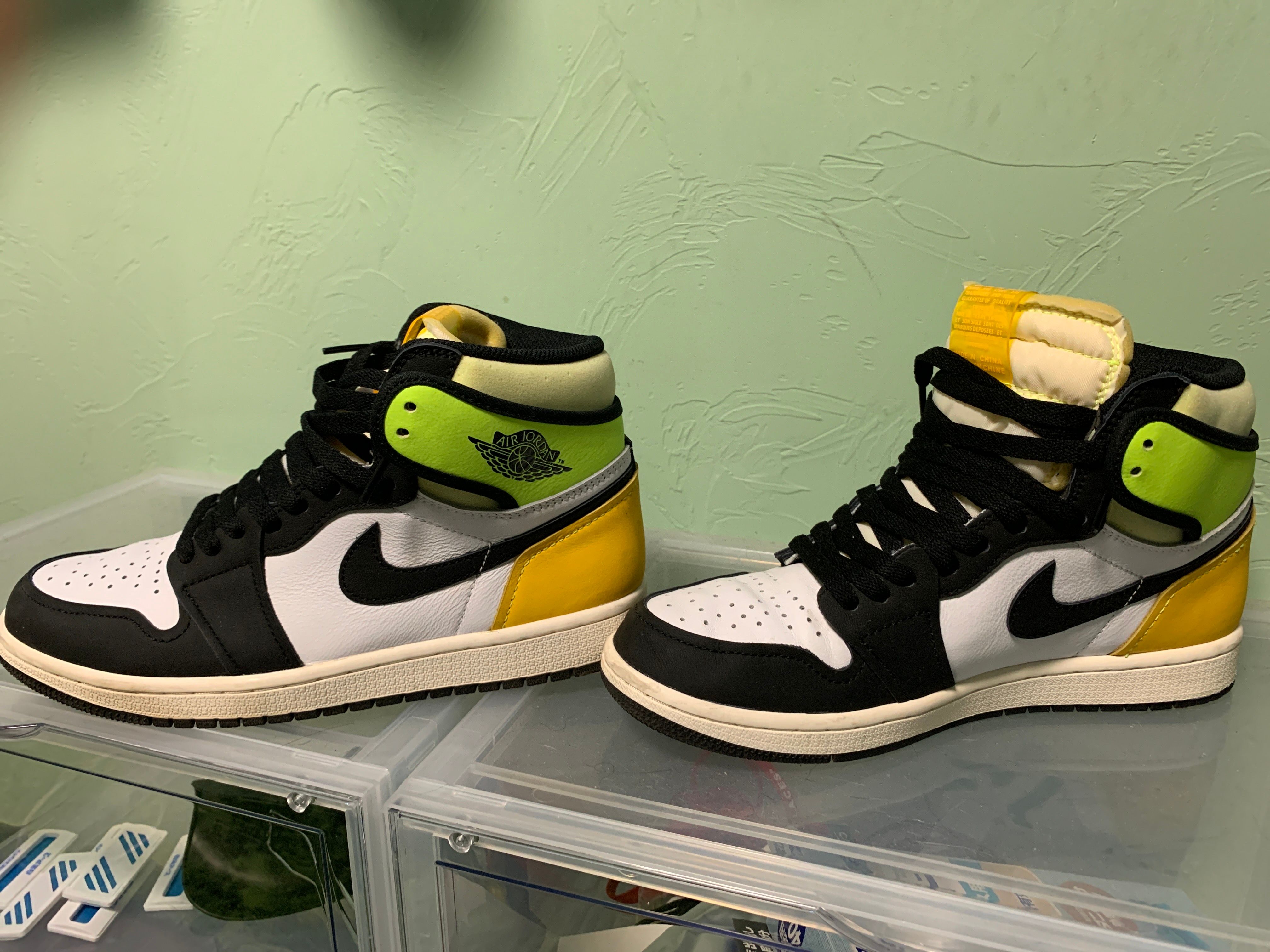Nike Air Jordan 1 High OG "Volt Gold"