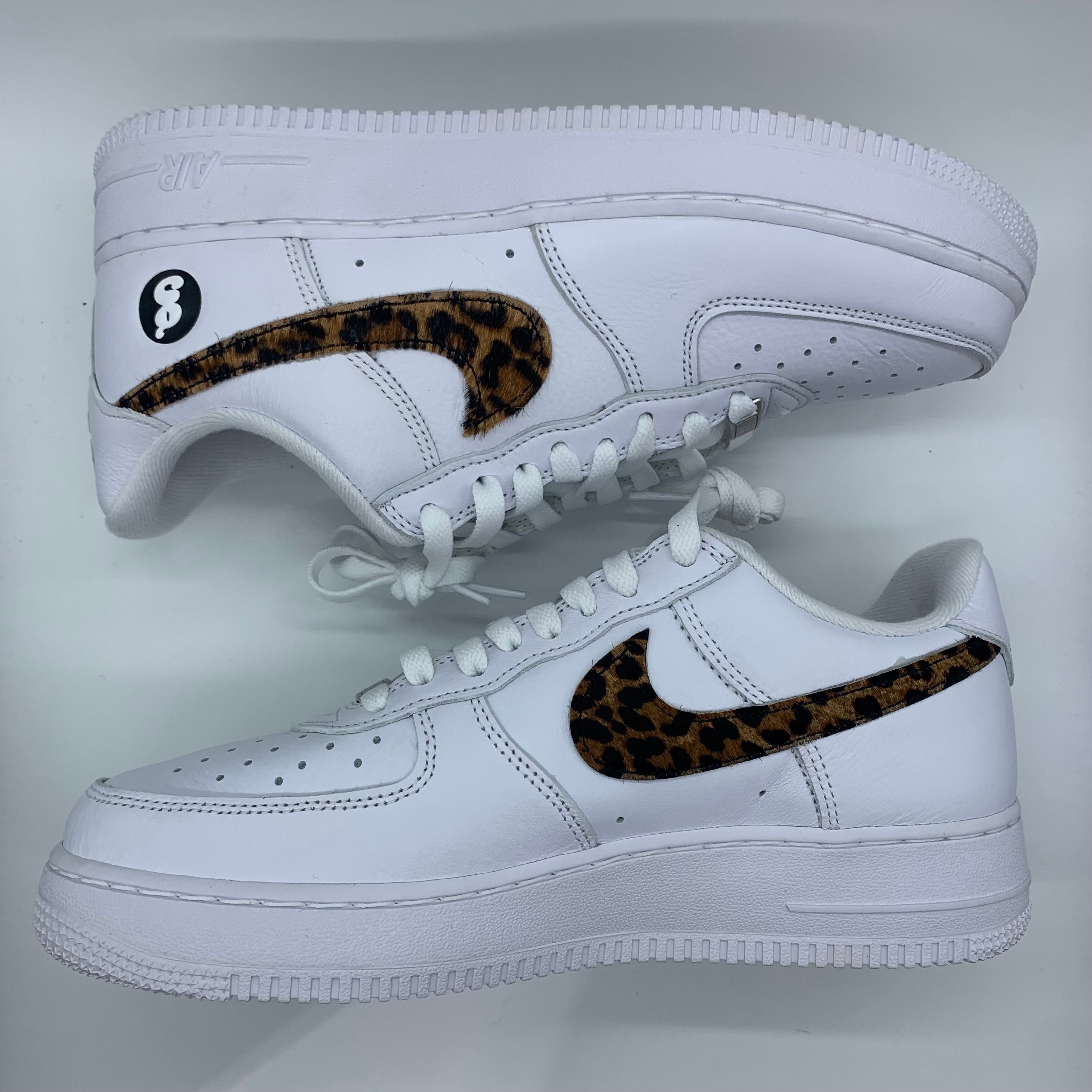 GOODENOUGH × Supreme × Nike Air Force 1 Low "White/Leopard" (25SS Week15)