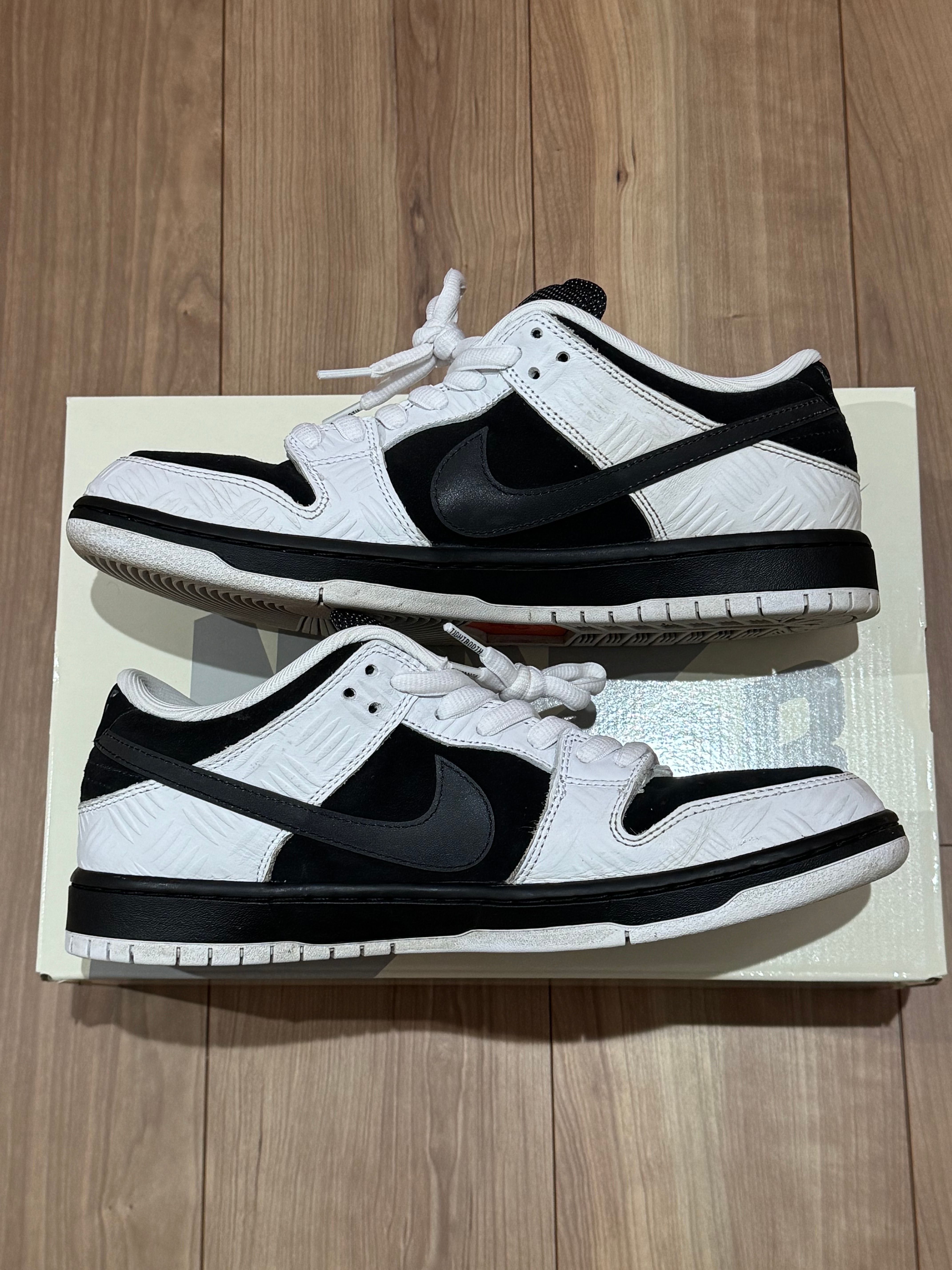 TIGHTBOOTH × Nike SB Dunk Low Pro QS "Black and White"