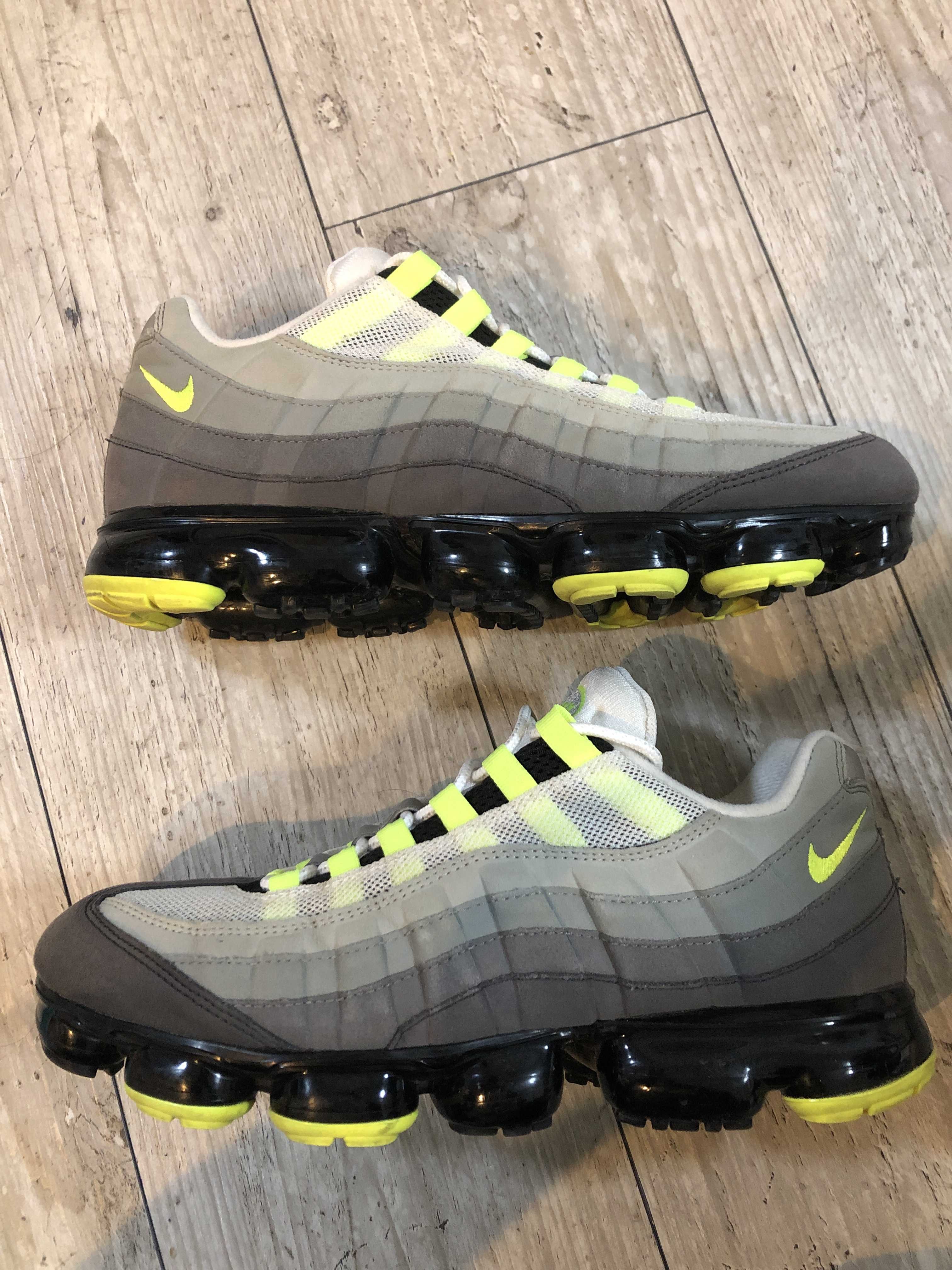 Nike Air Vapormax 95 "Neon"