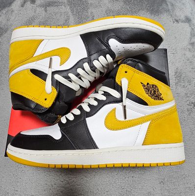 Nike Air Jordan 1 Retro High OG "Black Toe/Yellow Ochre"