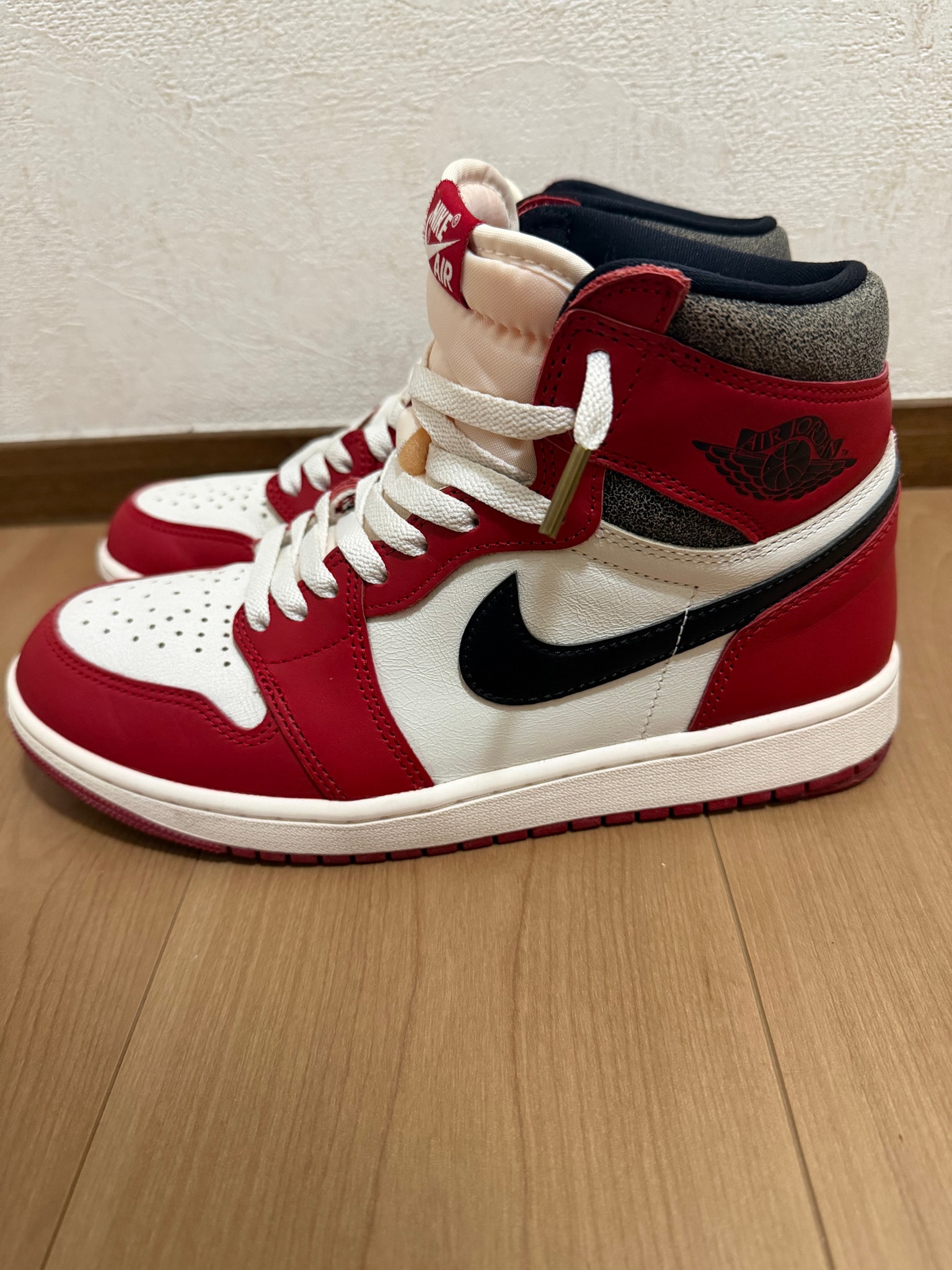Nike Air Jordan 1 High OG "Lost & Found/Chicago"