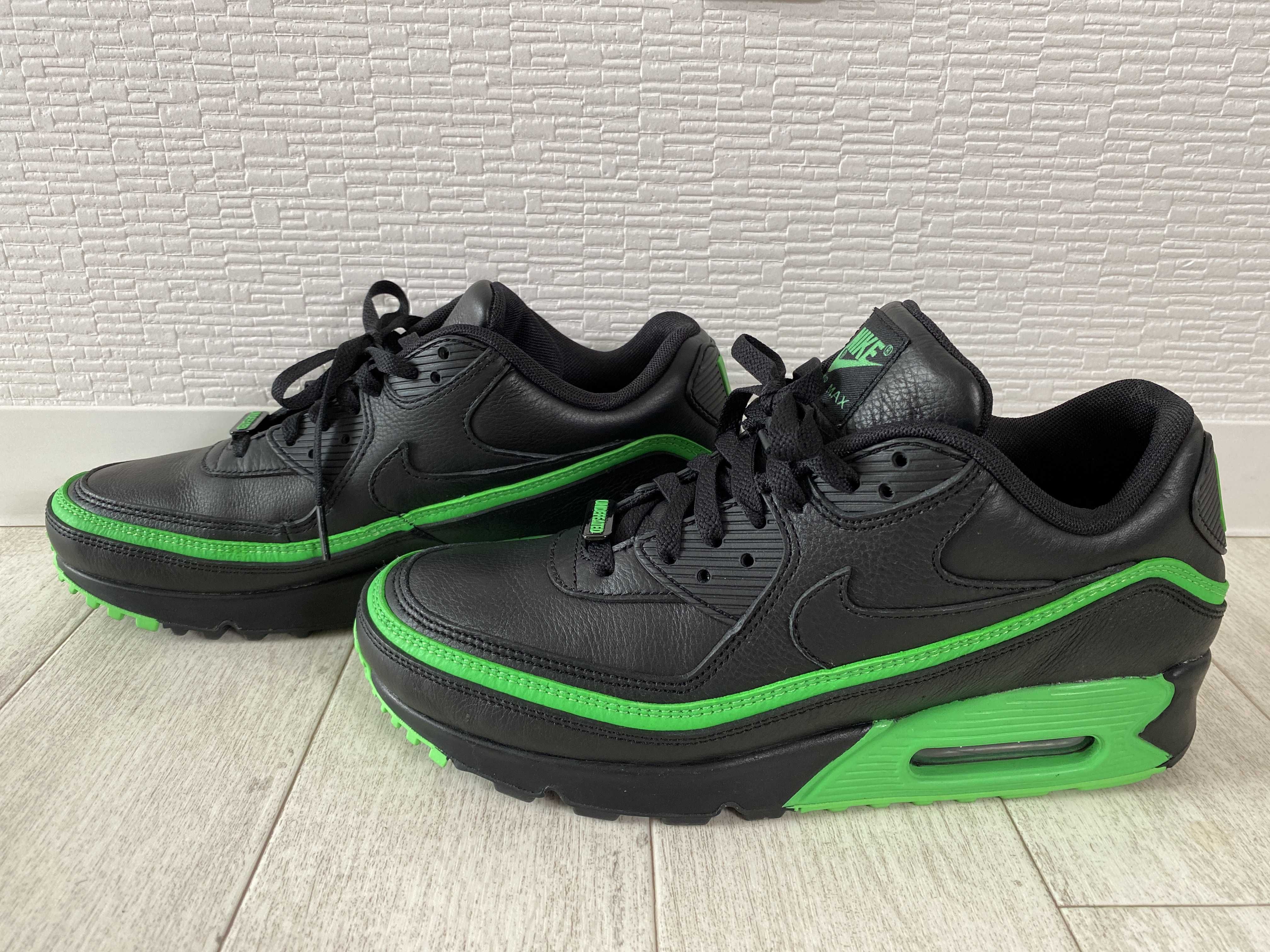 UNDEFEATED × Nike Air Max 90 "Black/Green"