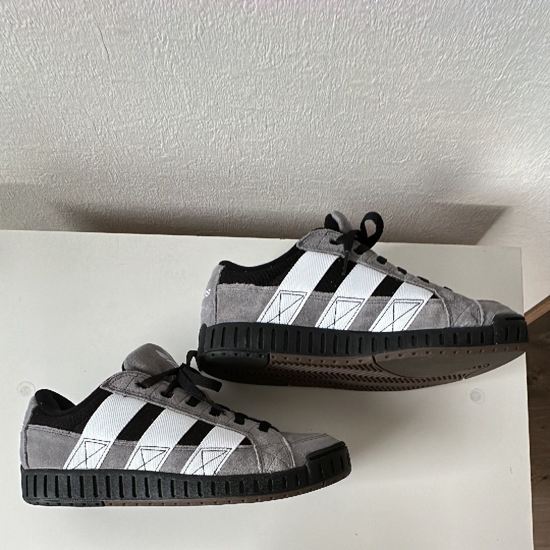 アディダス オリジナルス ロースーツ "グレー/コアホワイト"