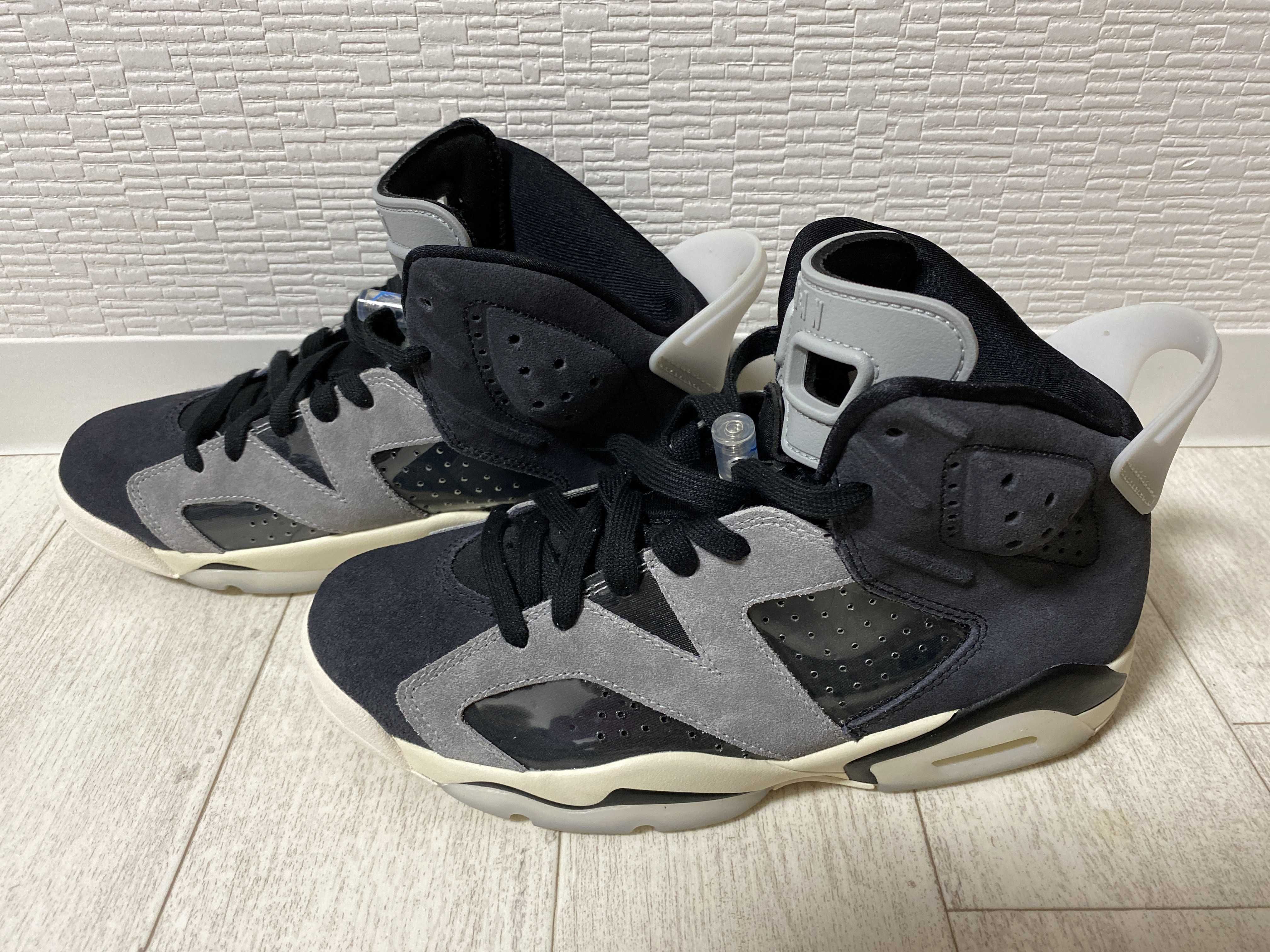 NIike Women's Air Jordan 6 "Smoke Grey"