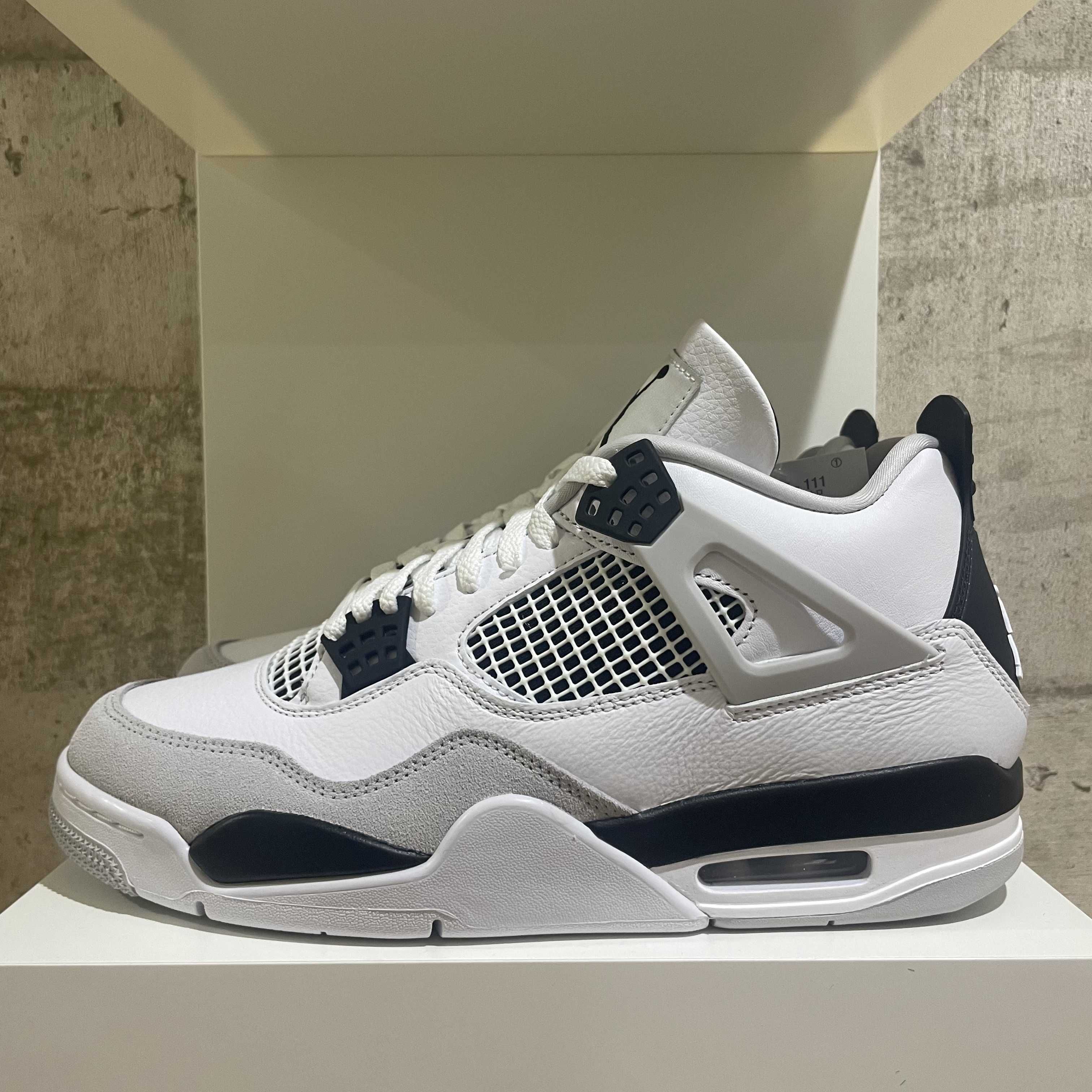 Nike Air Jordan 4 "Military Black"