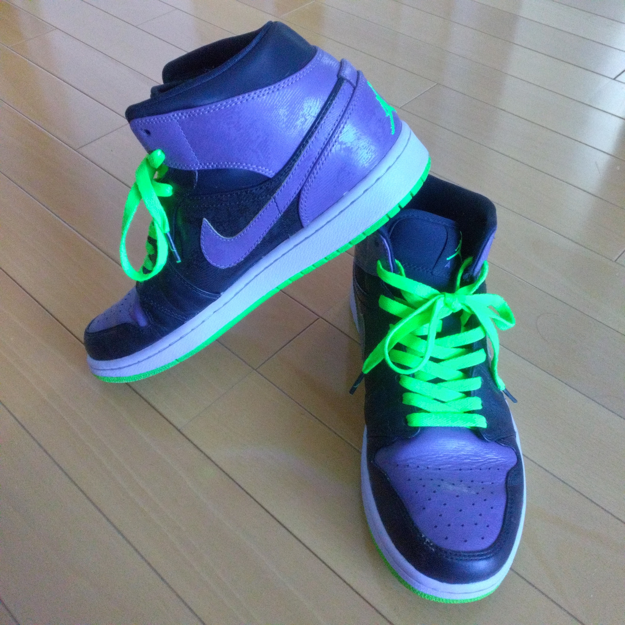 Nike Air Jordan 1 Retro Mid "Night Vision Joker"