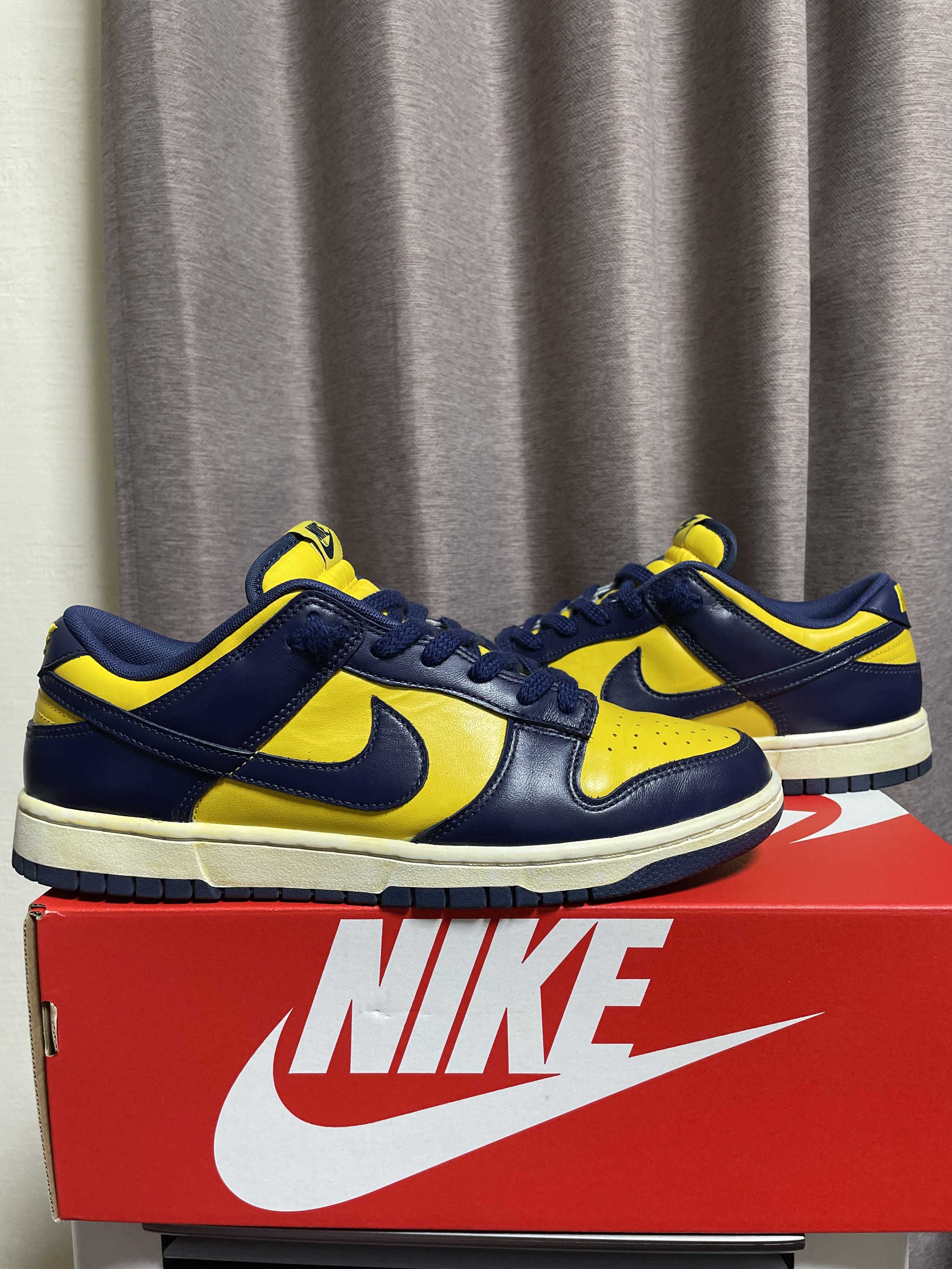Nike Dunk Low "Michigan"