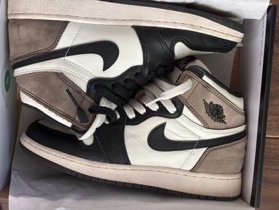 Nike GS Air Jordan 1 High OG "Sail/Dark Mocha/Black"