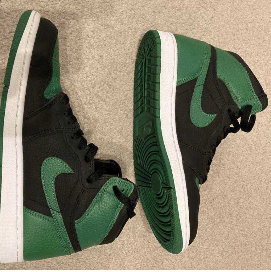 Nike Air Jordan 1 Retro High OG "Black/Pine Green" (2020)