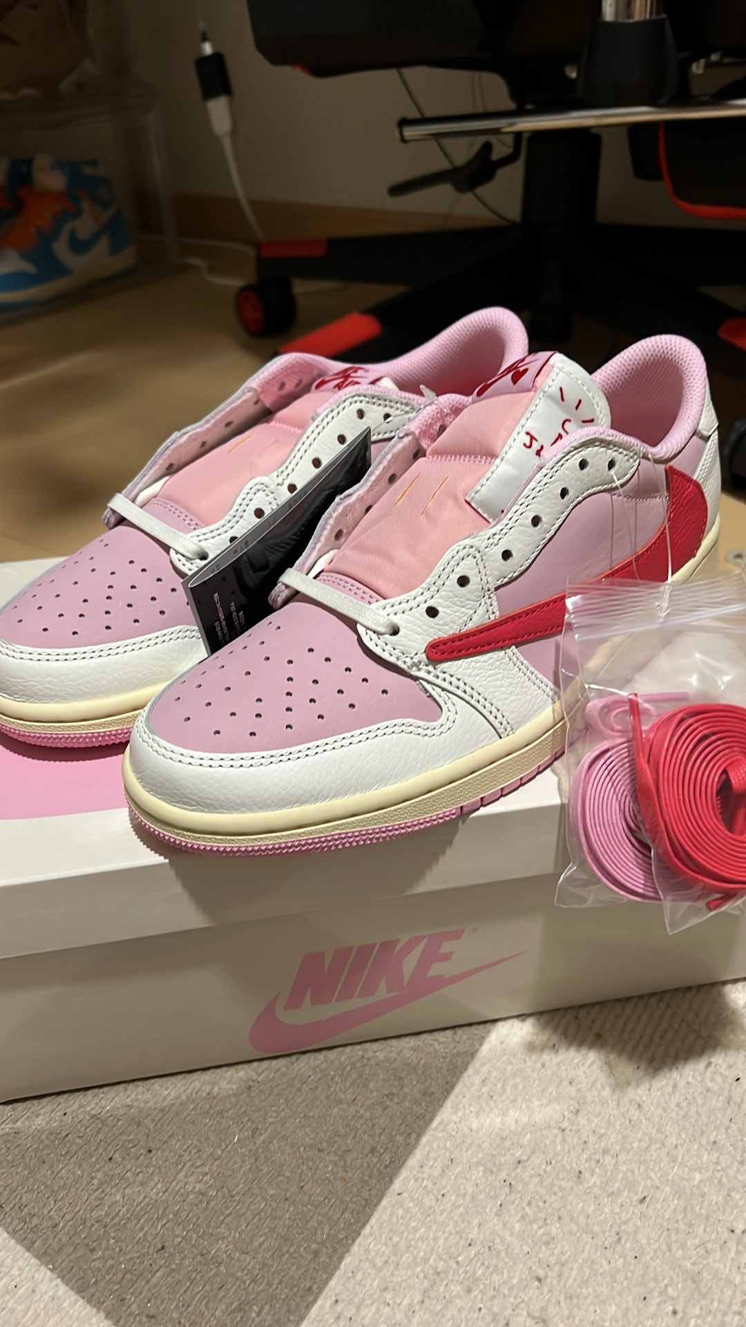 Travis Scott × Nike Air Jordan 1 Retro Low OG "Sail/Tropical Pink"