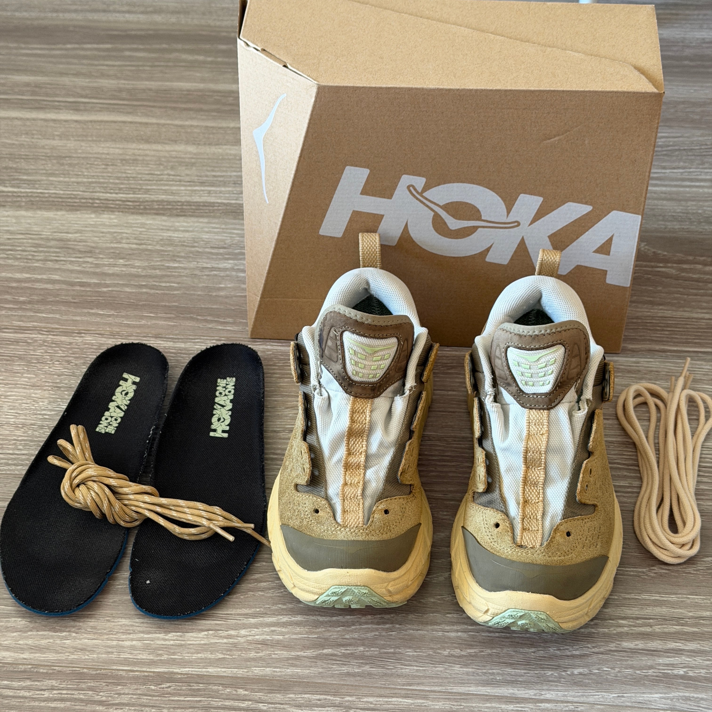 ホカ トゥウルトラ ロー ゴアテックス TP "ウィート/マッシュルーム" ビームス エクスクルーシブ