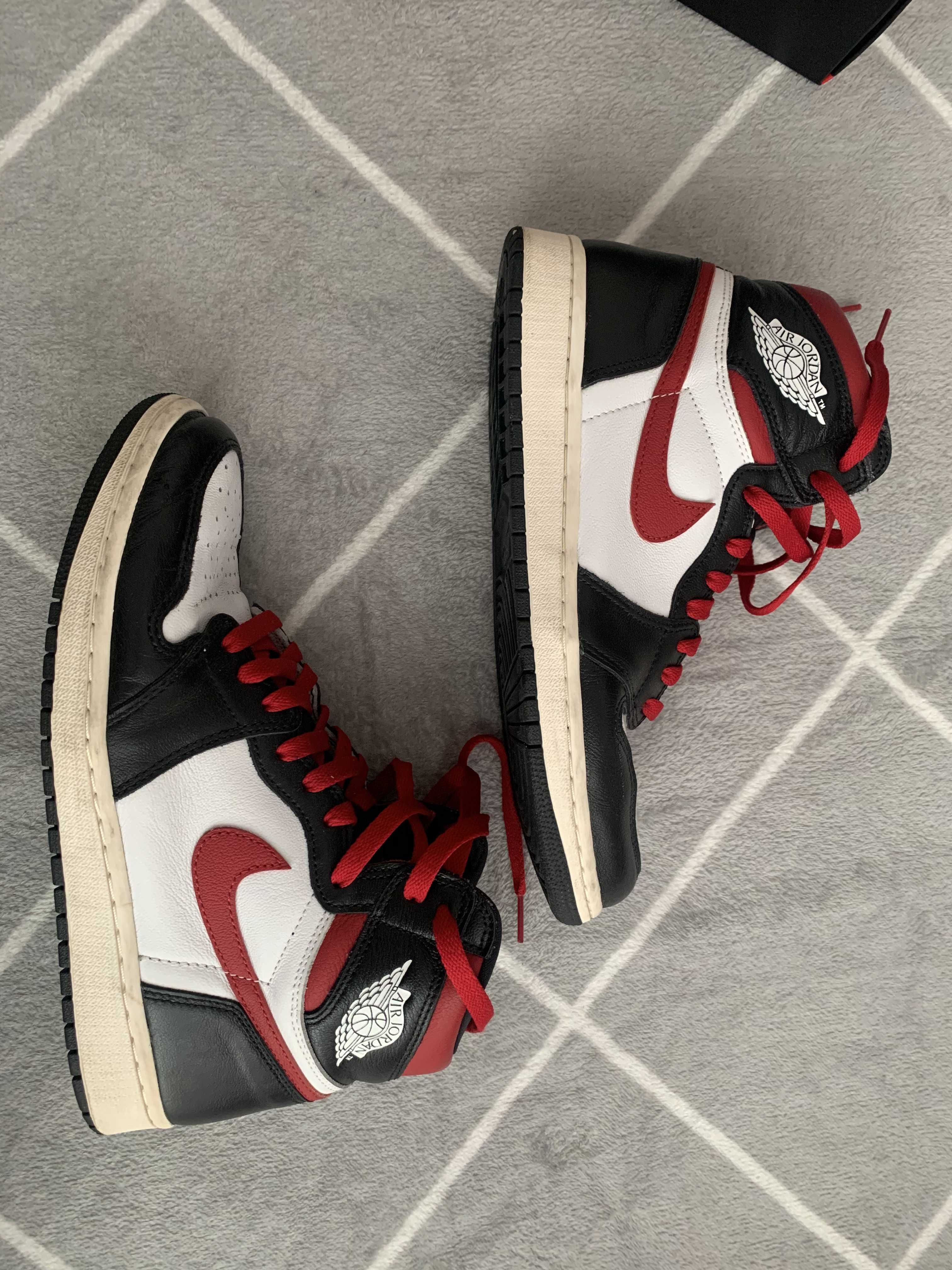 Nike Air Jordan 1 Retro High "Black/White/Sail/Gym Red"
