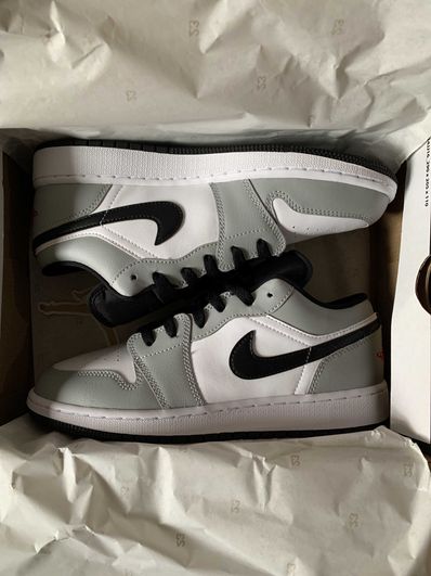 Nike GS Air Jordan 1 Low "Light Smoke Grey"