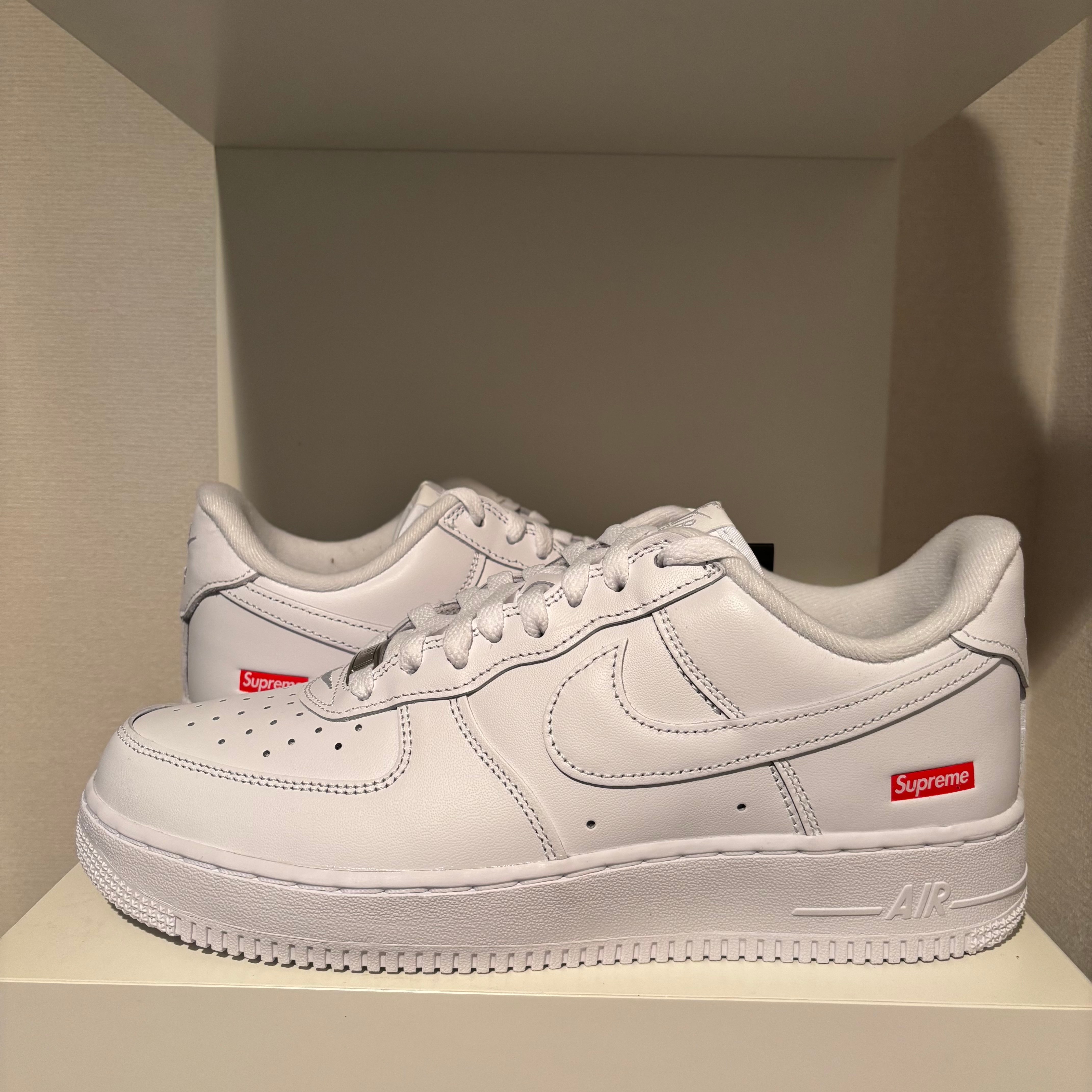 Supreme × Nike Air Force 1 Low "White"