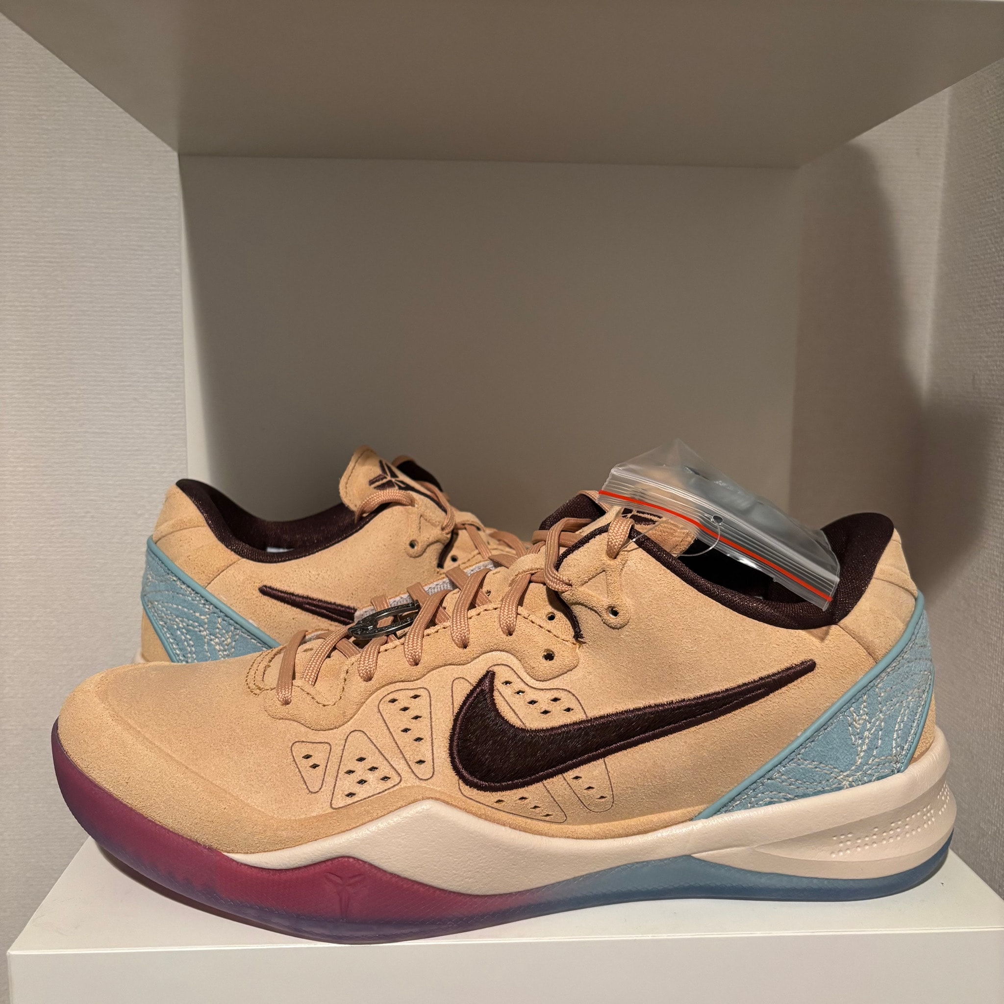 Nike Kobe 8 Protro "Siempre Mio"