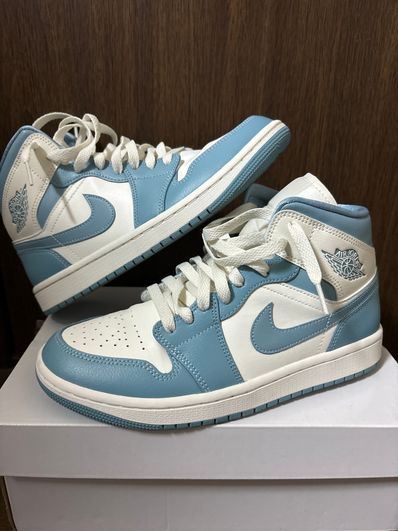 Nike Women's Air Jordan 1 Mid "University Blue"