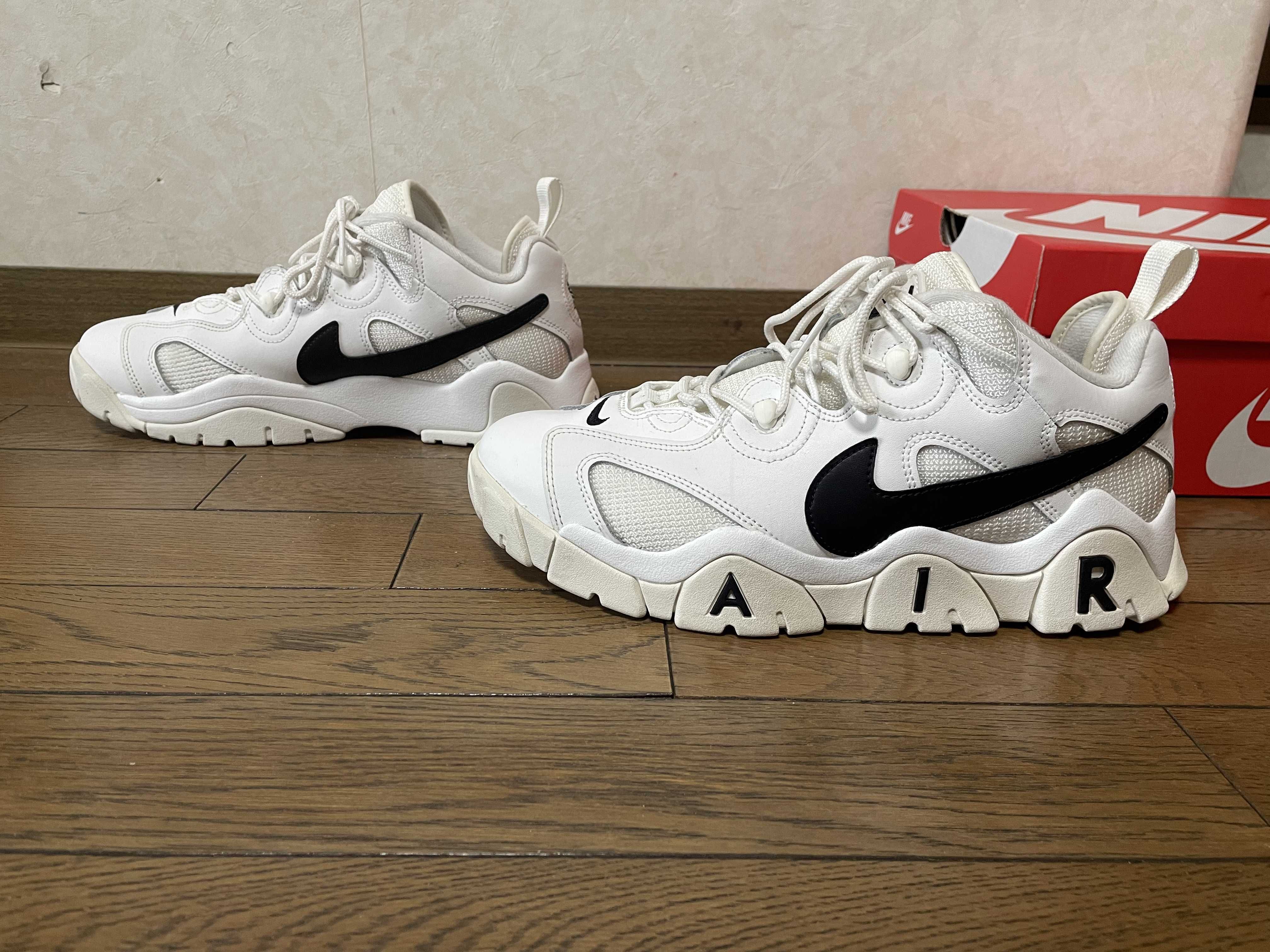 NIKE AIR BARRAGE LOW "WHITE/BLACK"