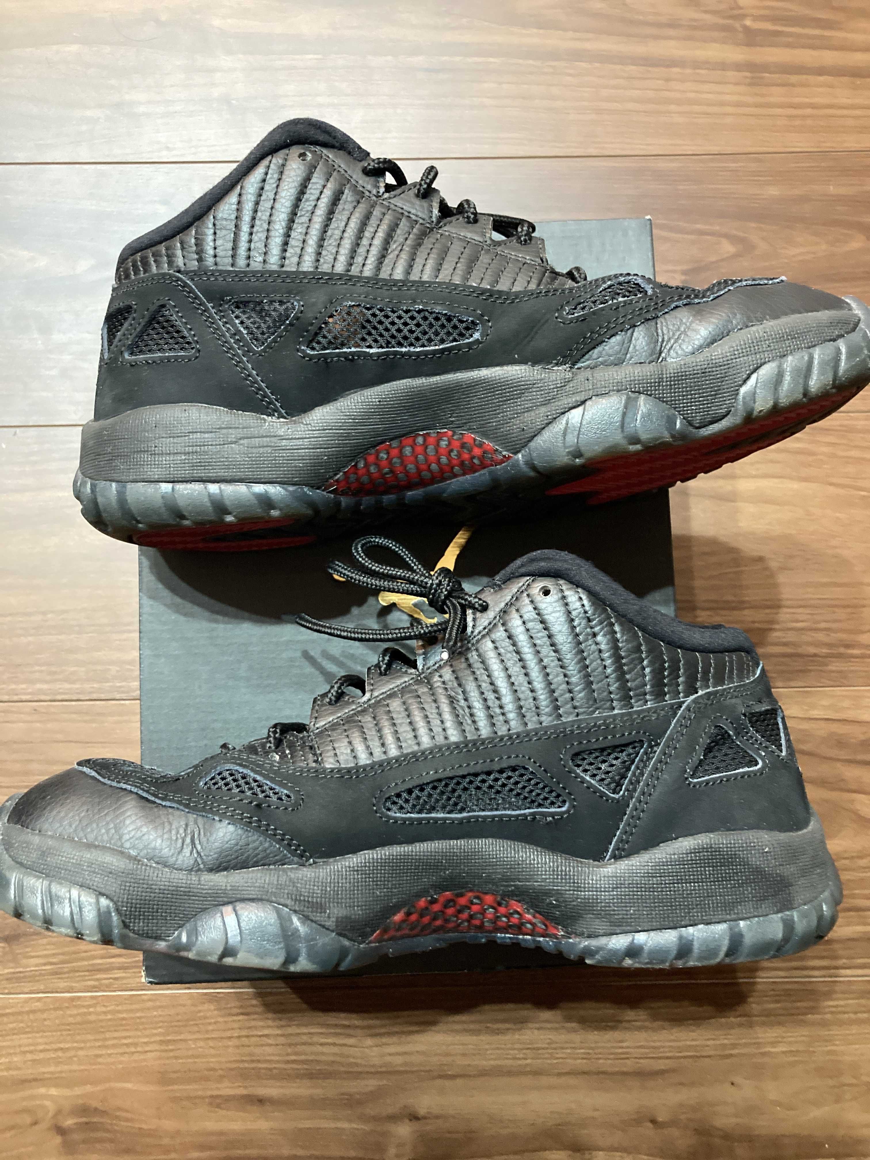 Nike Air Jordan 11 Retro Low IE "Referee" (2015)