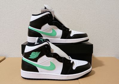 Nike Air Jordan 1 Mid "Green Glow"