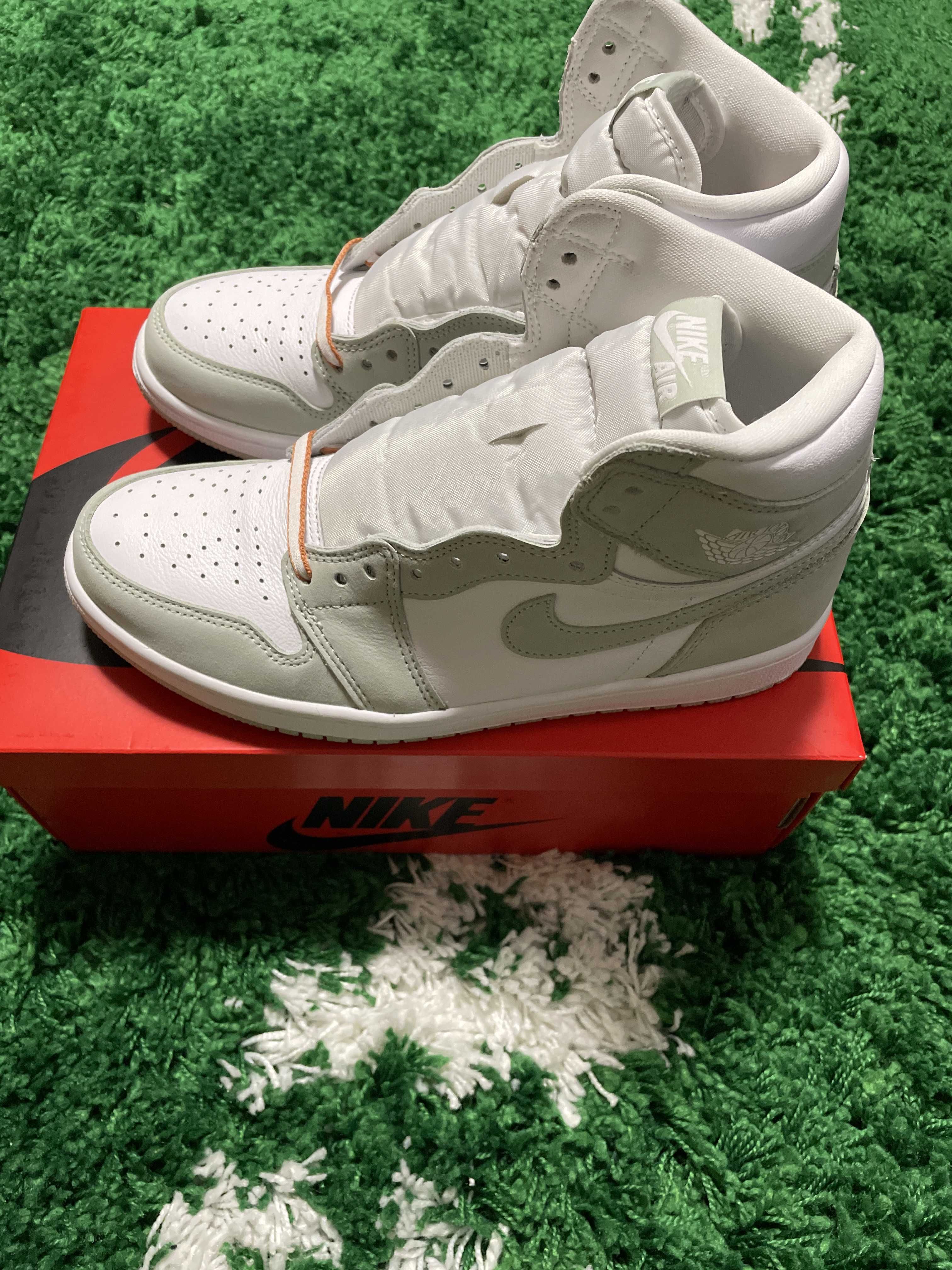 Nike Women's Air Jordan 1 High OG "Seafoam"