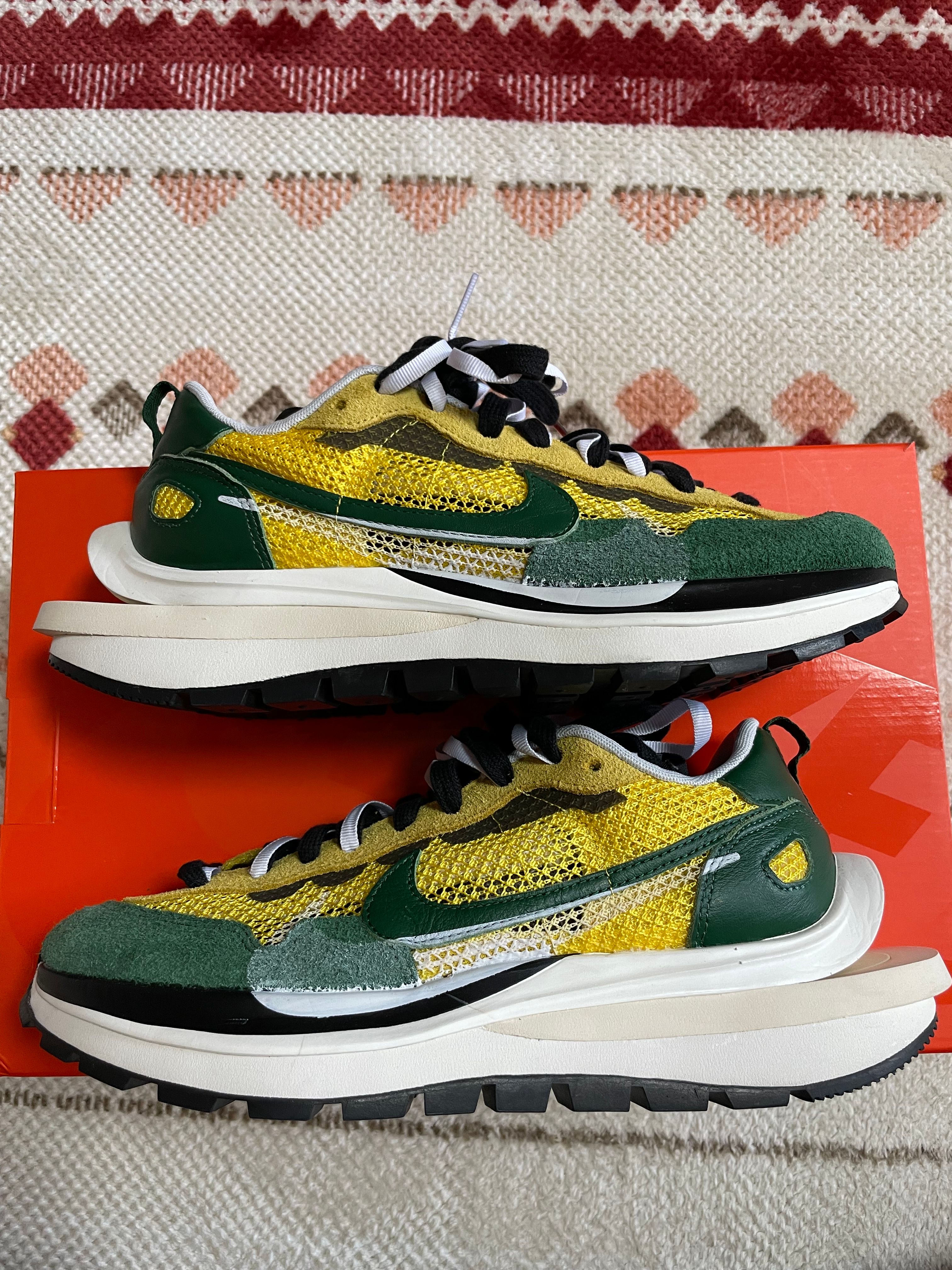 sacai × Nike Vapor Waffle "Tour Yellow/Stadium Green-Sail"