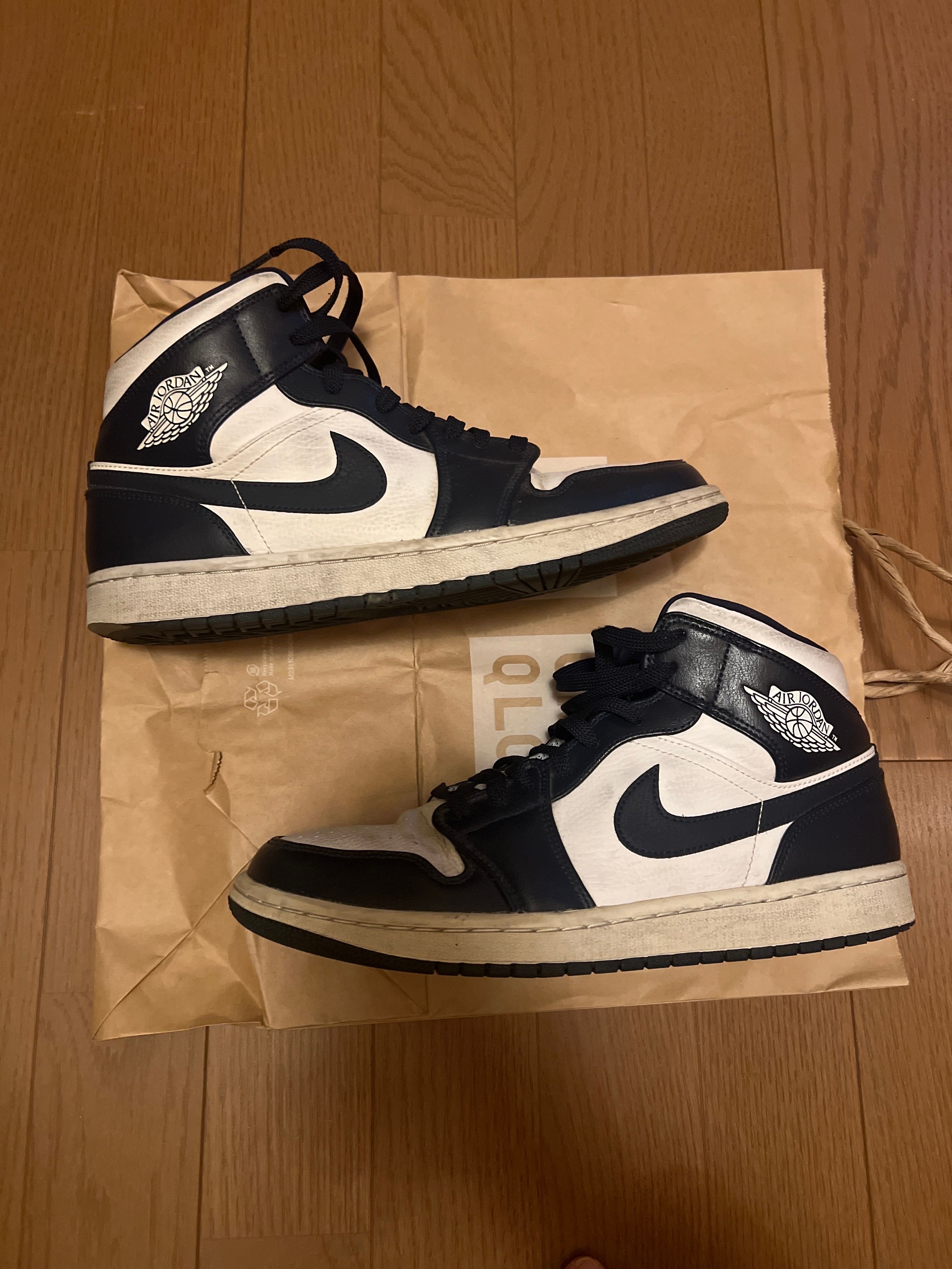 Nike Air Jordan 1 Mid "White Metallic Gold Obsidian"