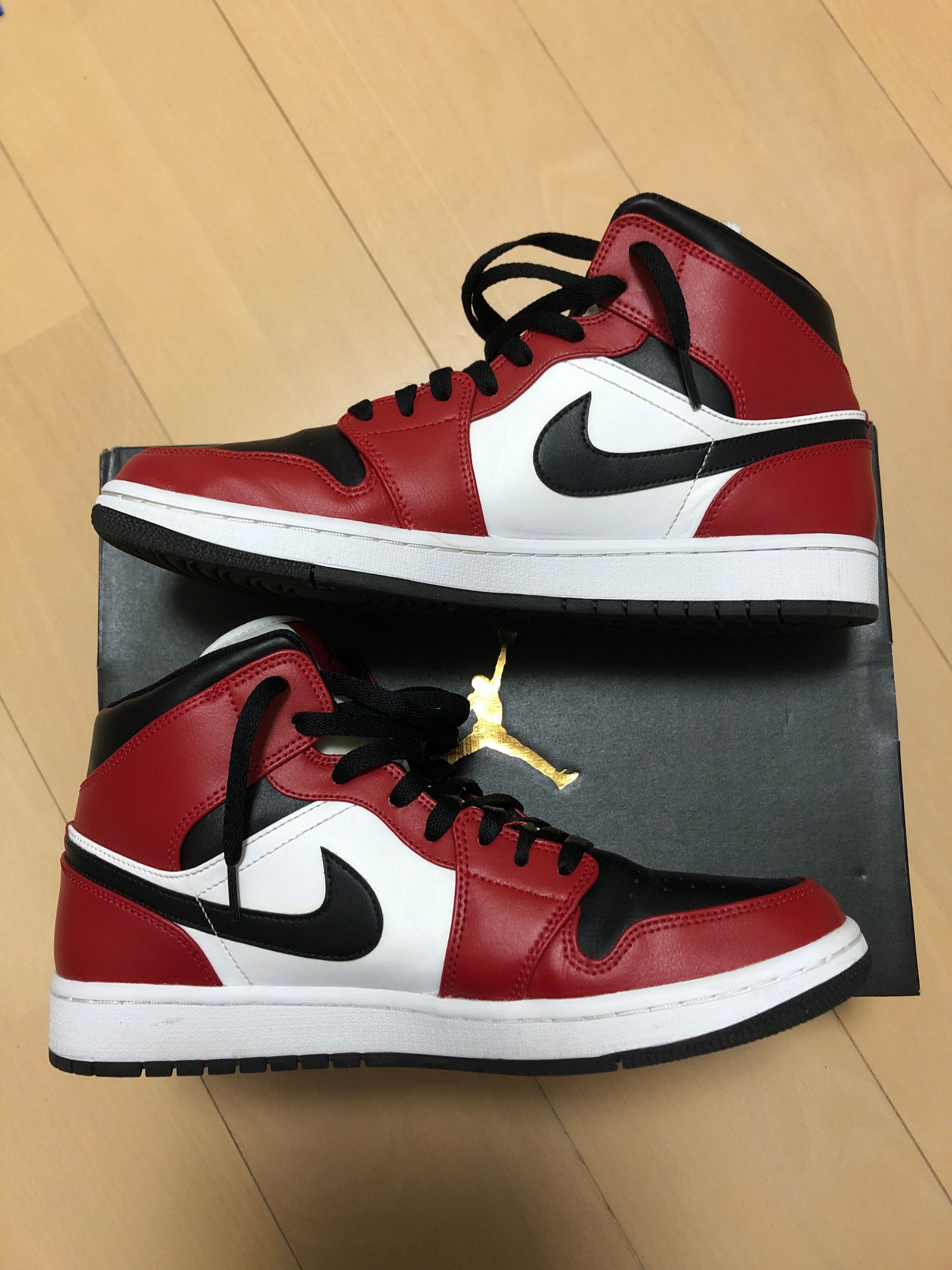Nike Air Jordan 1 Mid "Chicago Black Toe"