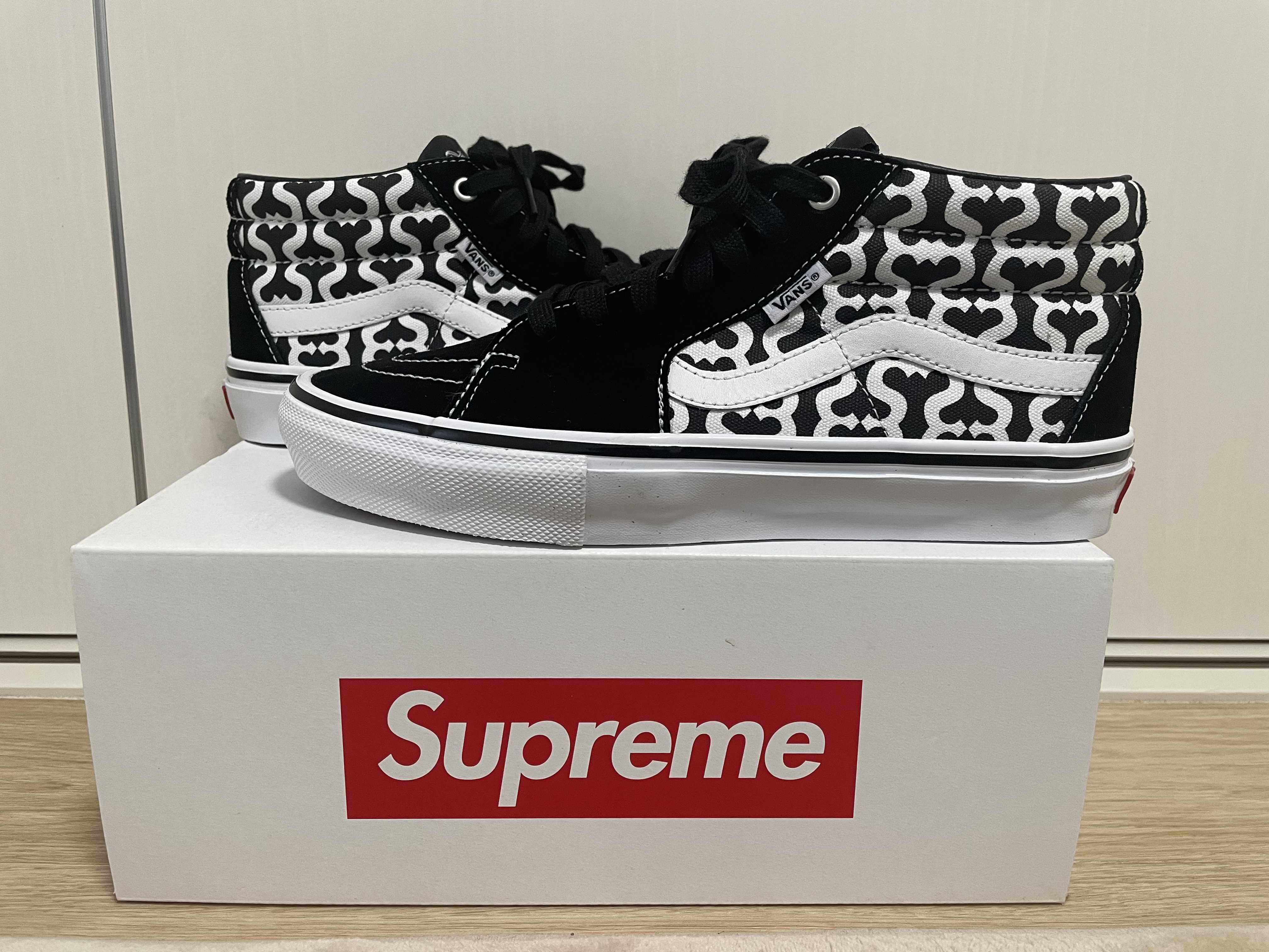 Supreme × Vans Monogram S Logo Skate Grosso Mid "Black"