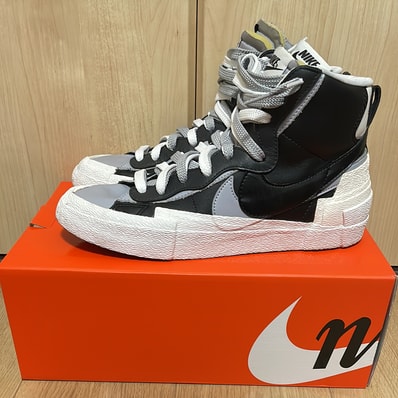 sacai × NIKE BLAZER MID "BLACK/WOLF GREY/WHITE"