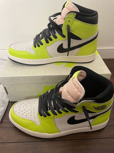 Nike Air Jordan 1 High OG "Volt/Visionaire"
