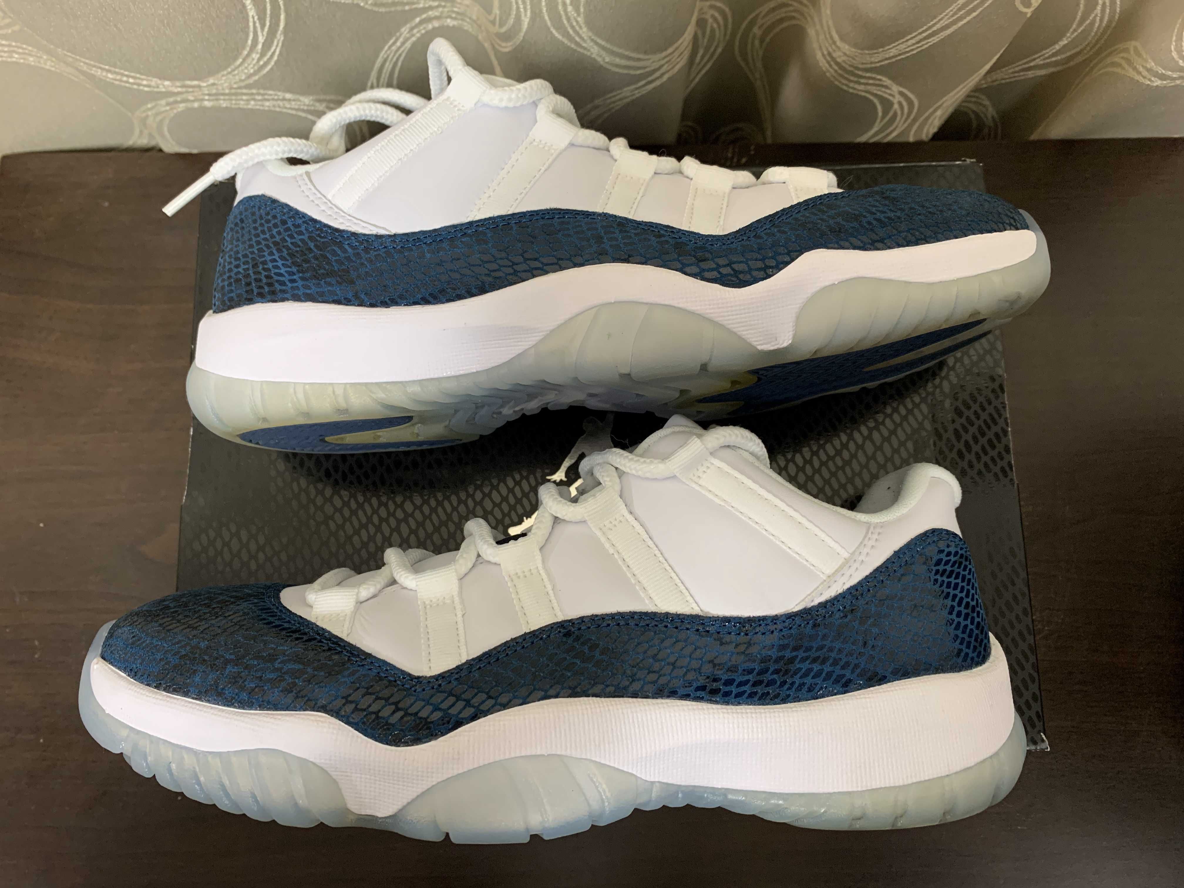 AIR JORDAN 11 LOW "SNAKESKIN"