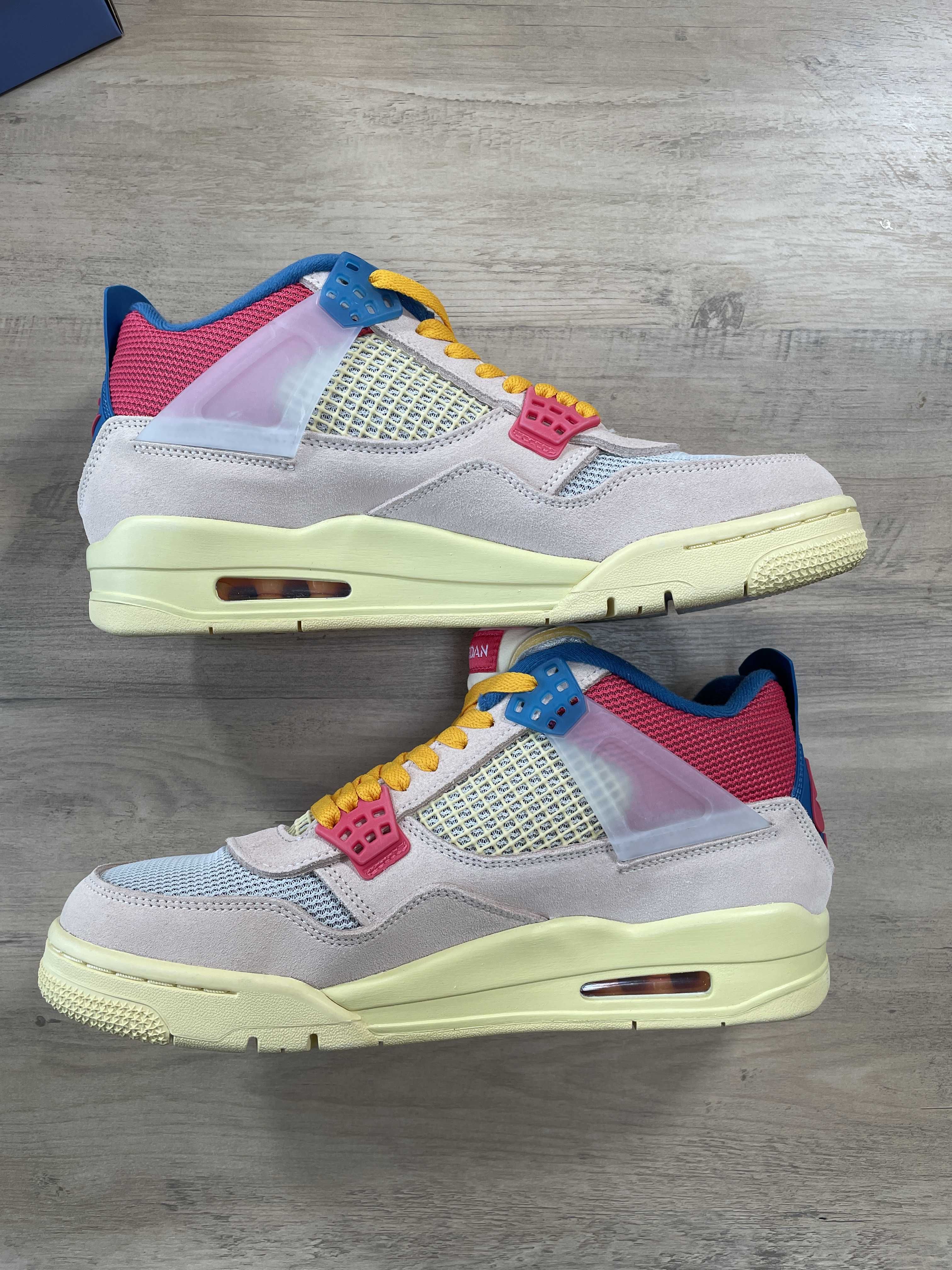 UNION × Nike Air Jordan 4 SP "Guava Ice/Light Fusion Red"