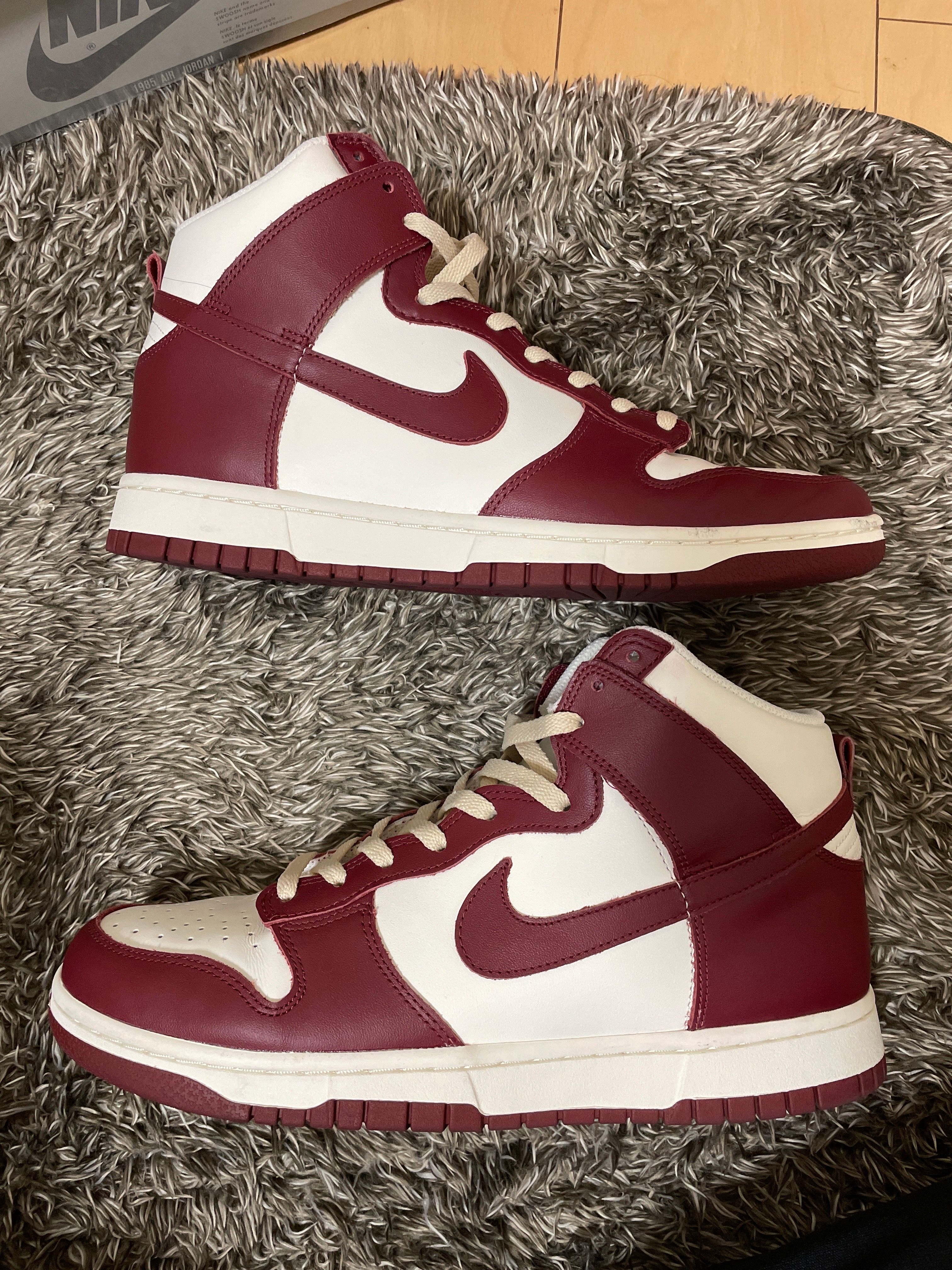 NIKE Women's DUNK HIGH "TEAM RED"