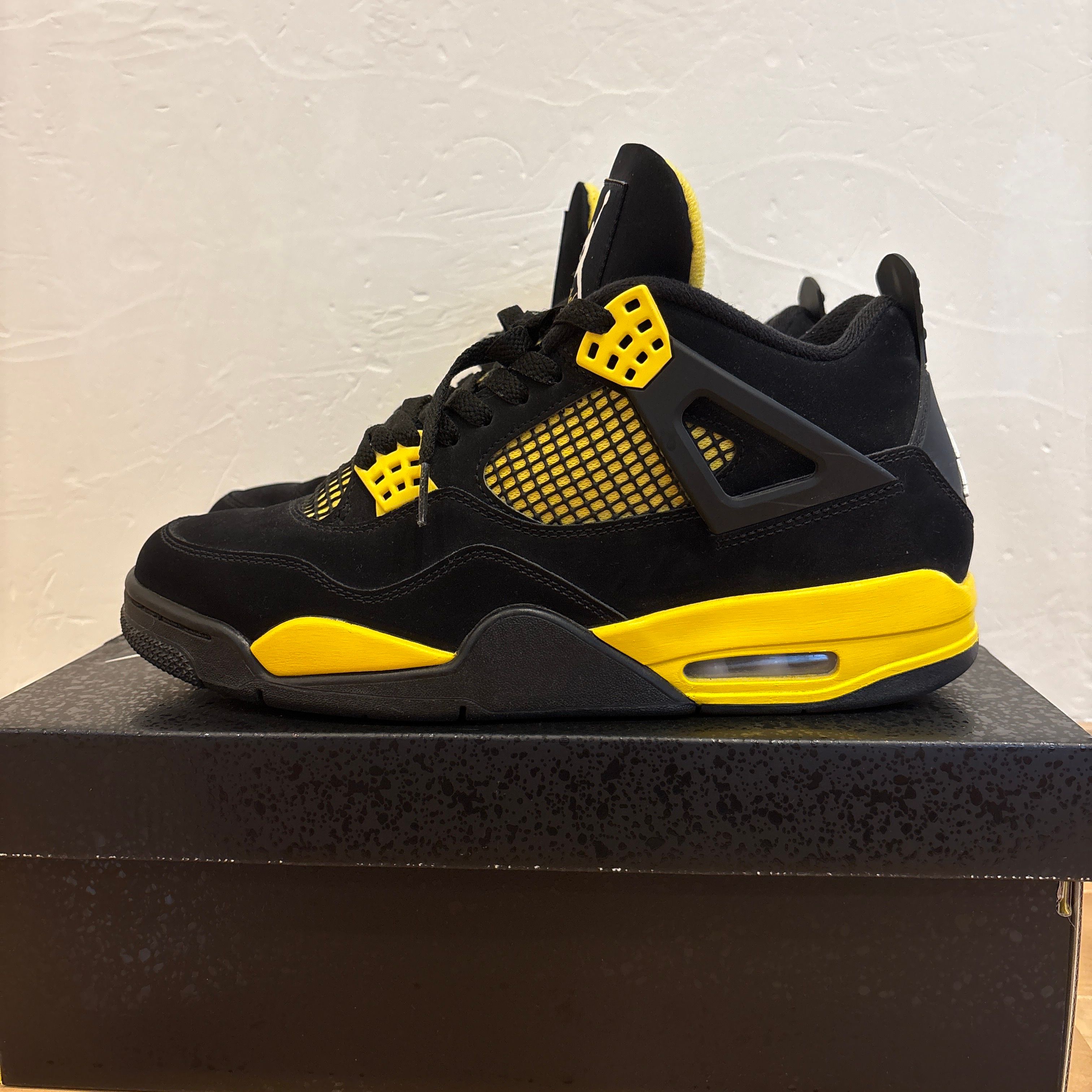 Nike Air Jordan 4 Retro "Thunder"(2023)