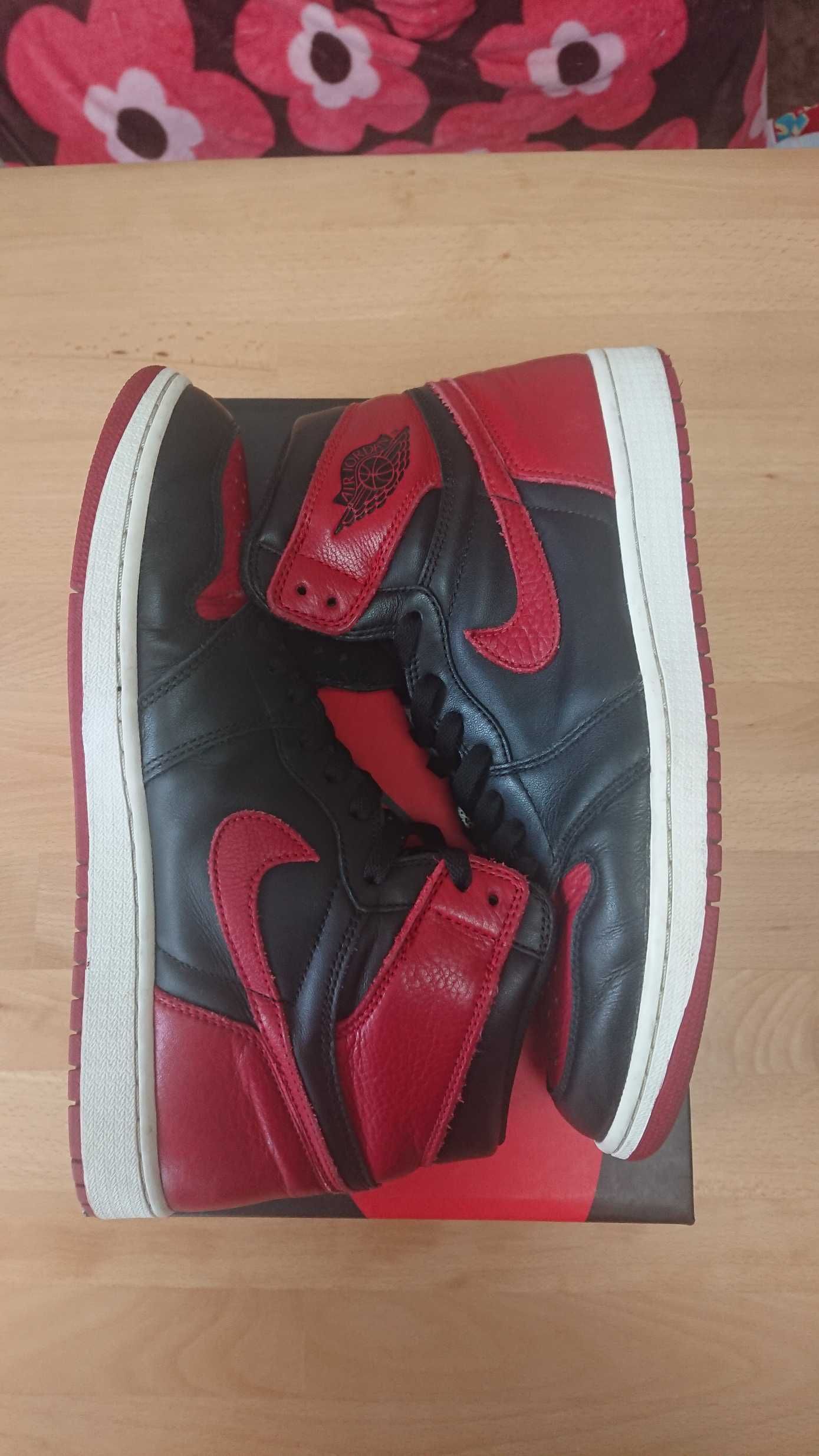 Nike Air Jordan 1 Retro High OG "Bred/Banned" (2016)