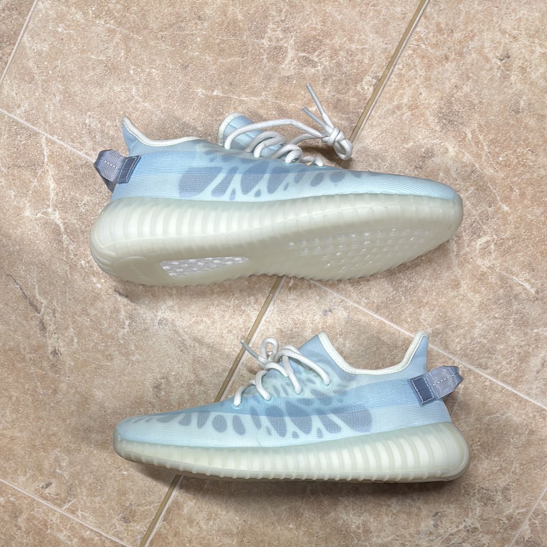 adidas YEEZY Boost 350 V2 "Mono Ice"